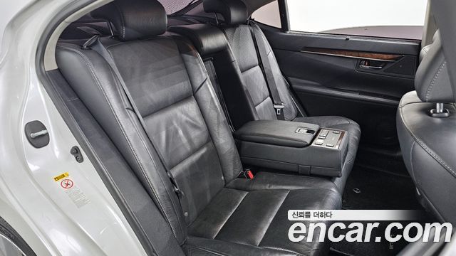 Лексус ES300h 2015 — миниатюра 12