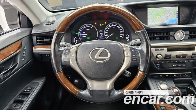 Лексус ES300h 2015 — миниатюра 13