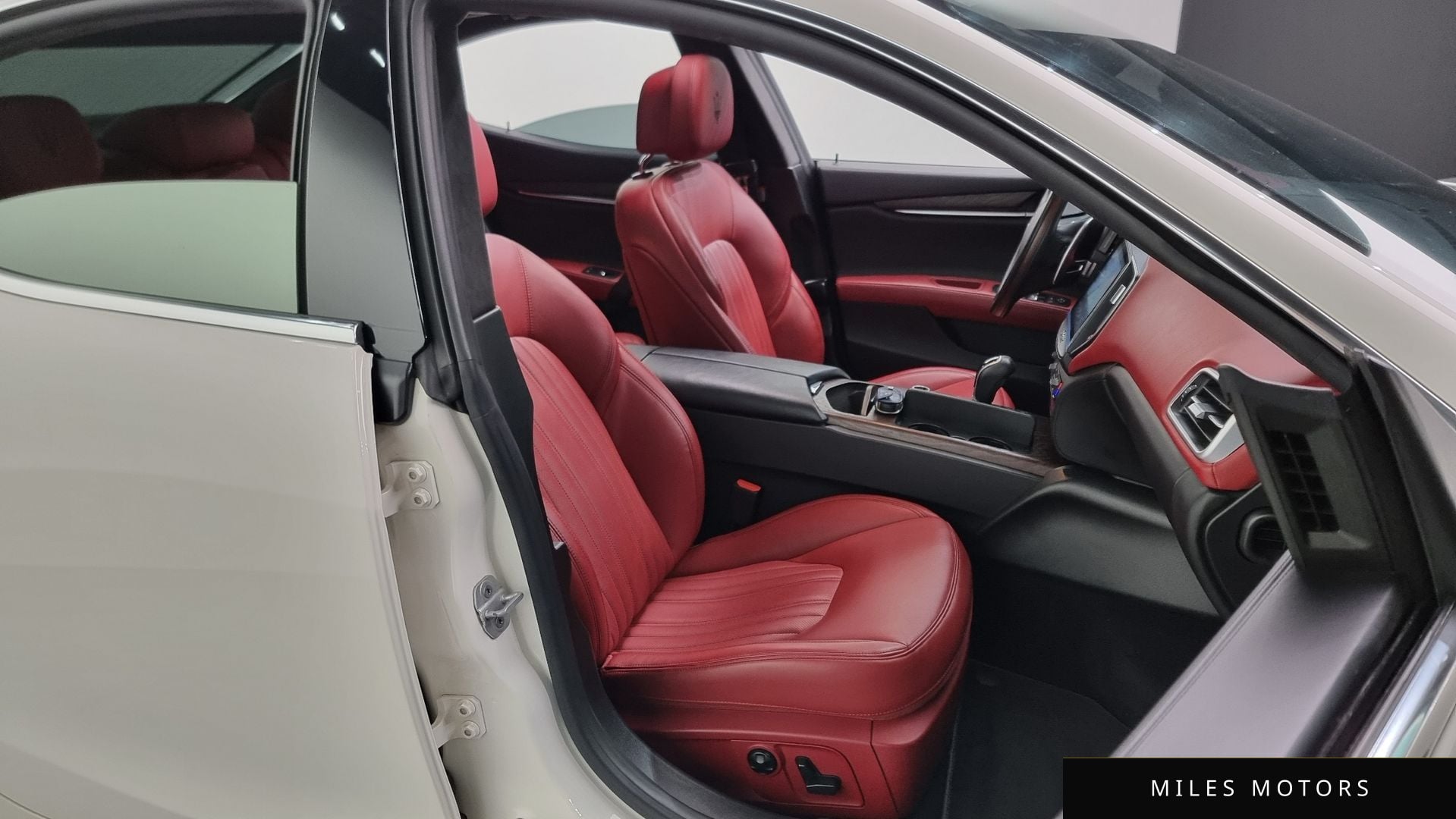 Maserati 기블리 2017 — миниатюра 12