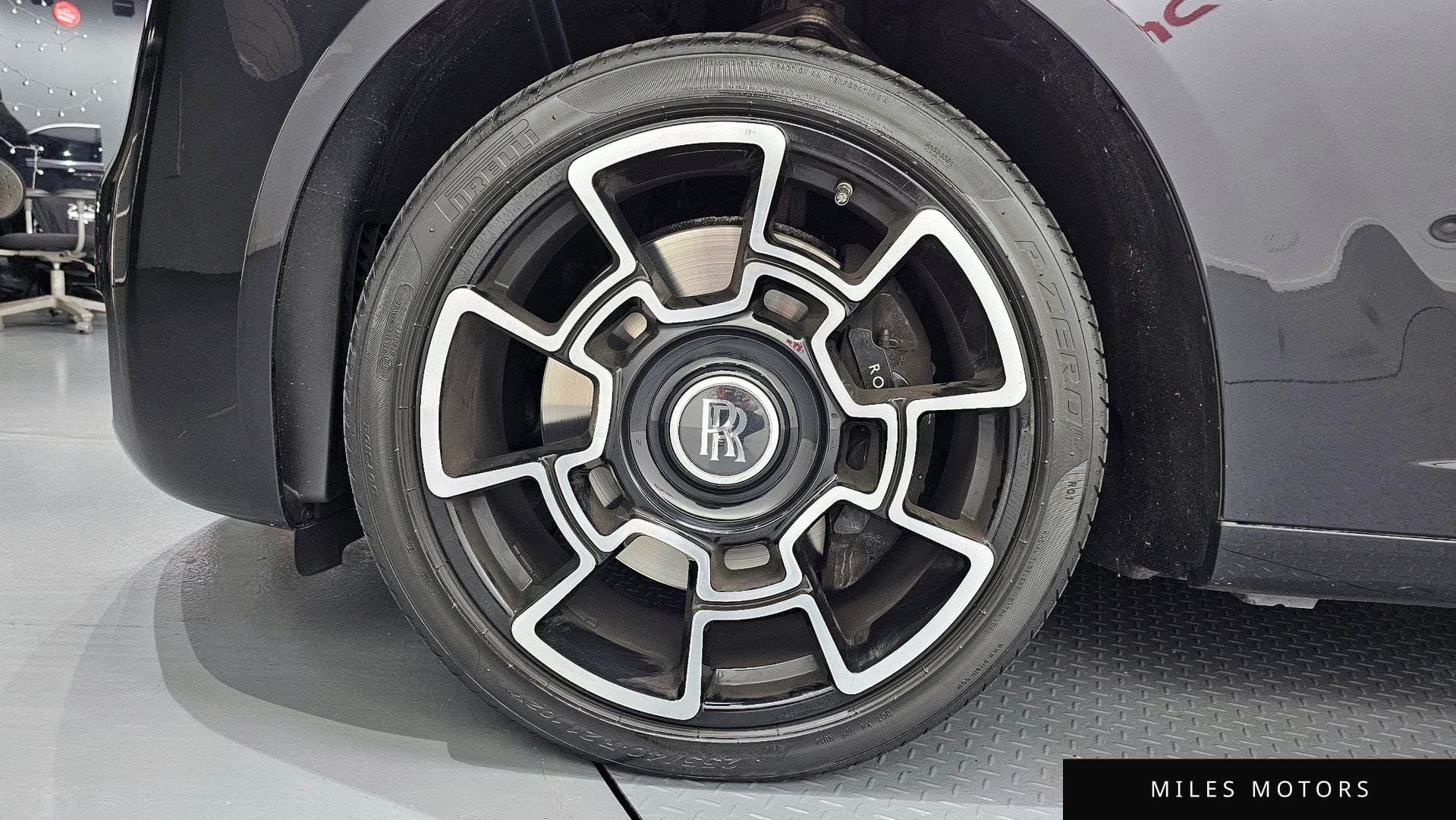 Rolls-Royce 고스트 2019 — миниатюра 5