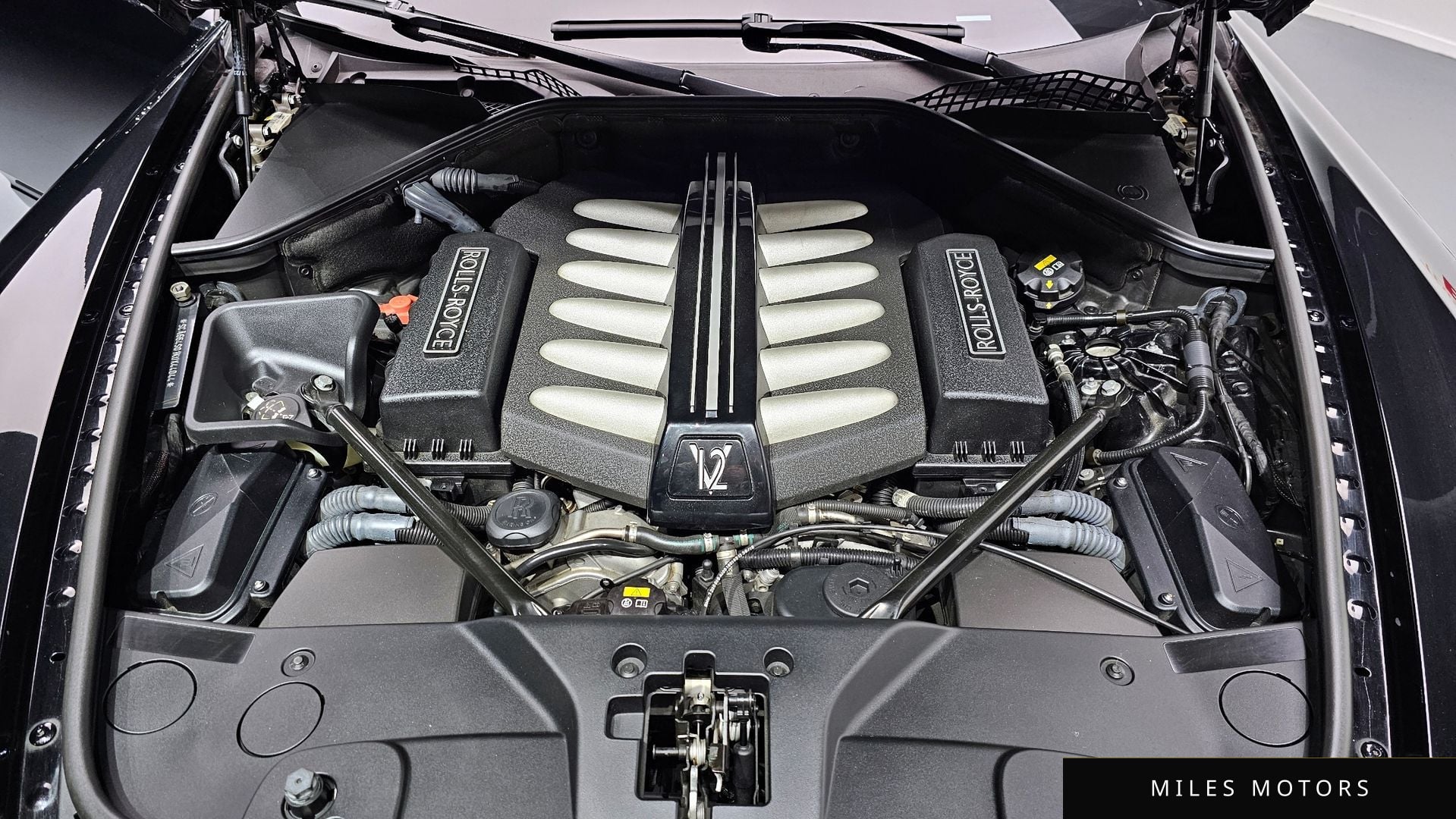 Rolls-Royce 고스트 2019 — миниатюра 6