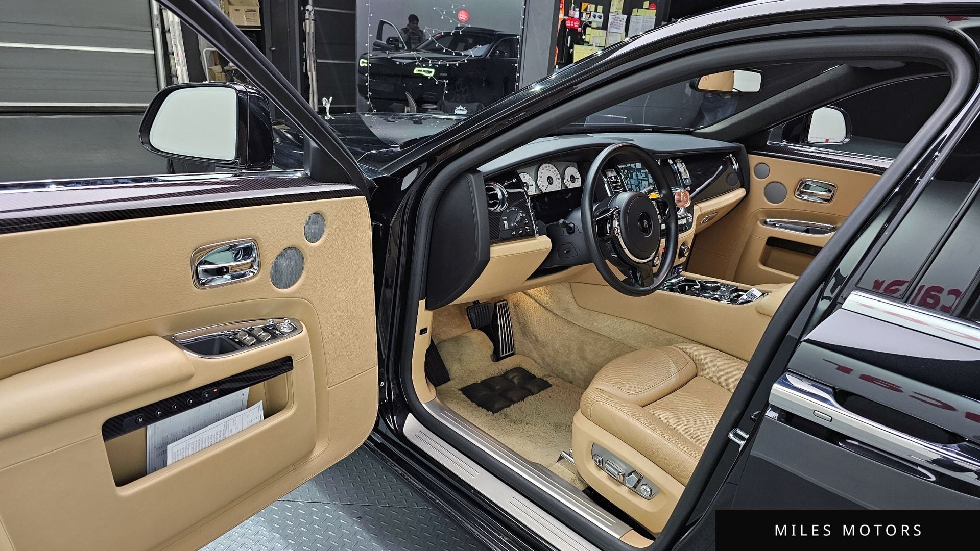Rolls-Royce 고스트 2019 — миниатюра 11