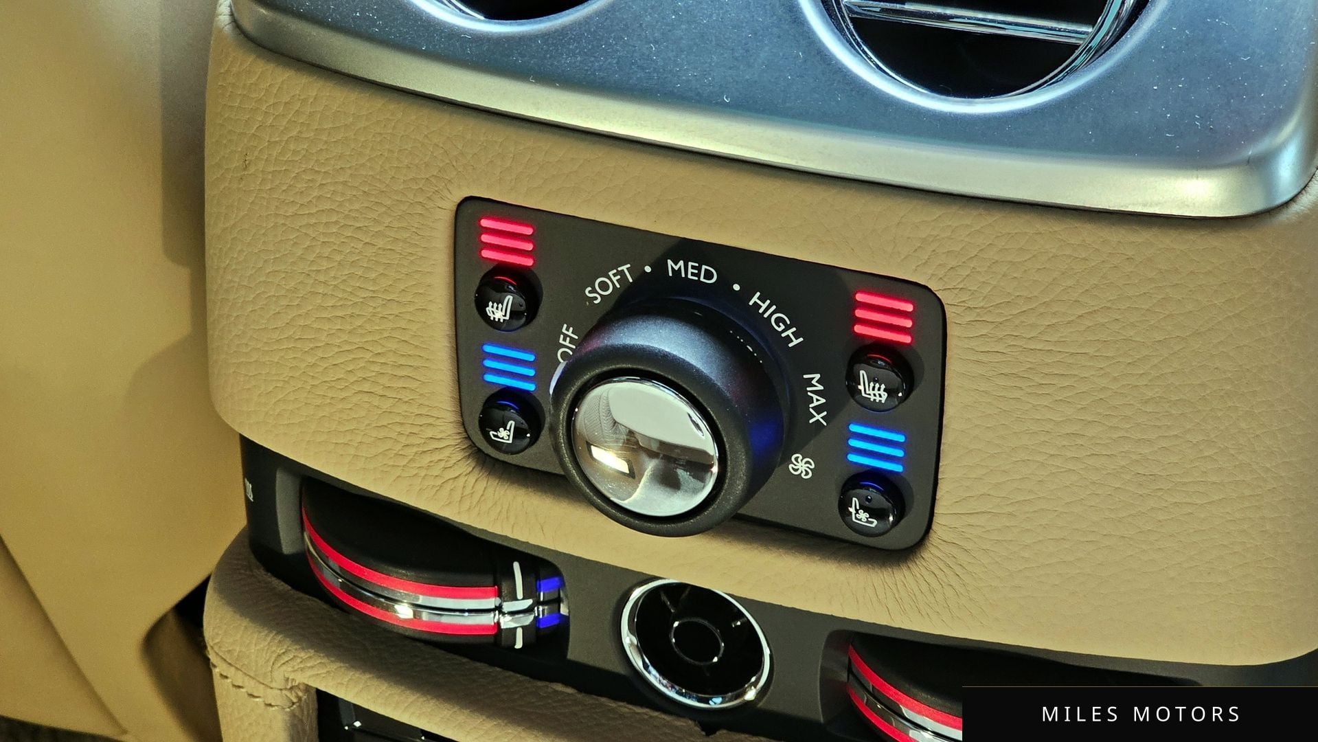 Rolls-Royce 고스트 2019 — миниатюра 19
