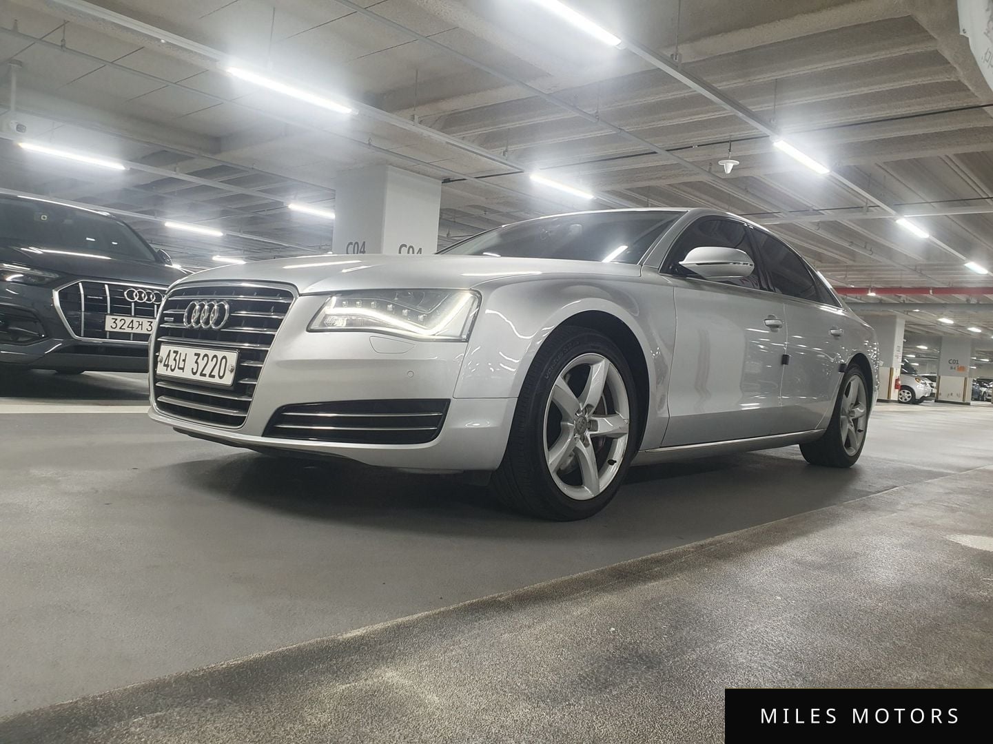 Audi A8 2011 — миниатюра 3