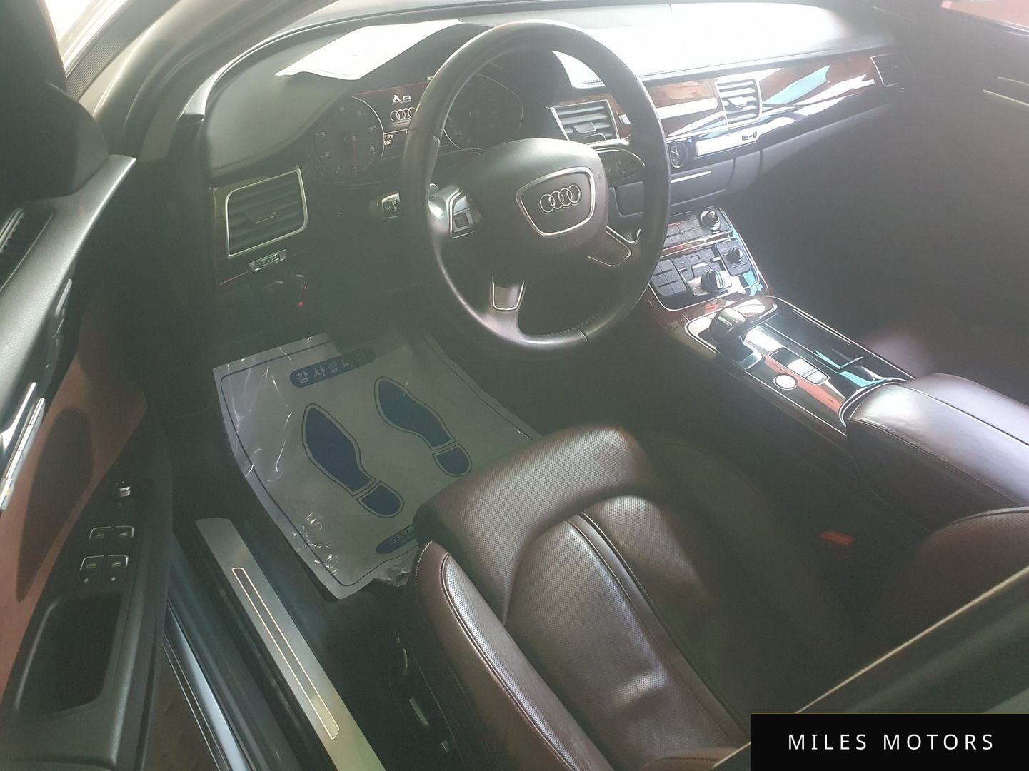 Audi A8 2011 — миниатюра 7