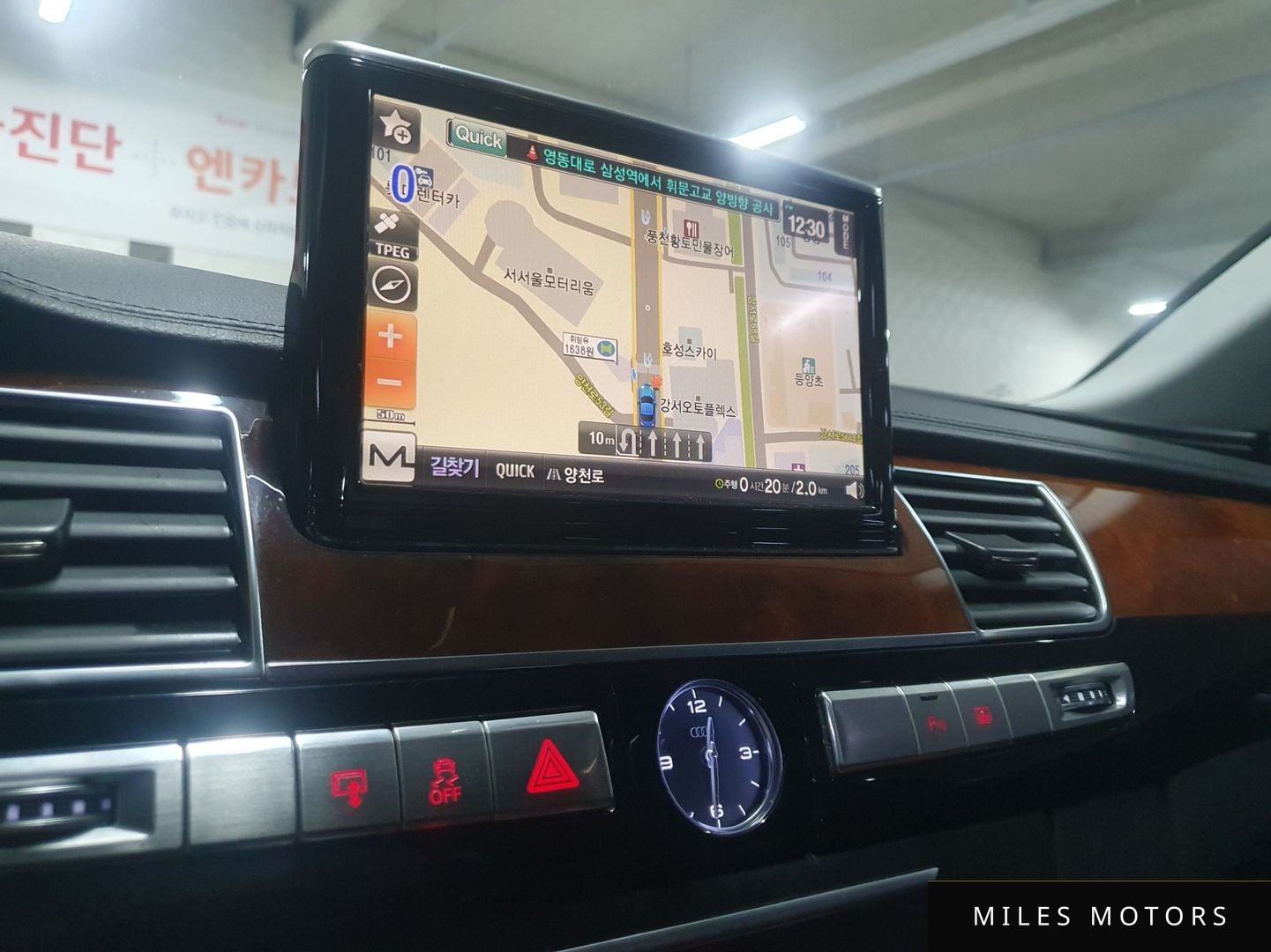 Audi A8 2011 — миниатюра 12