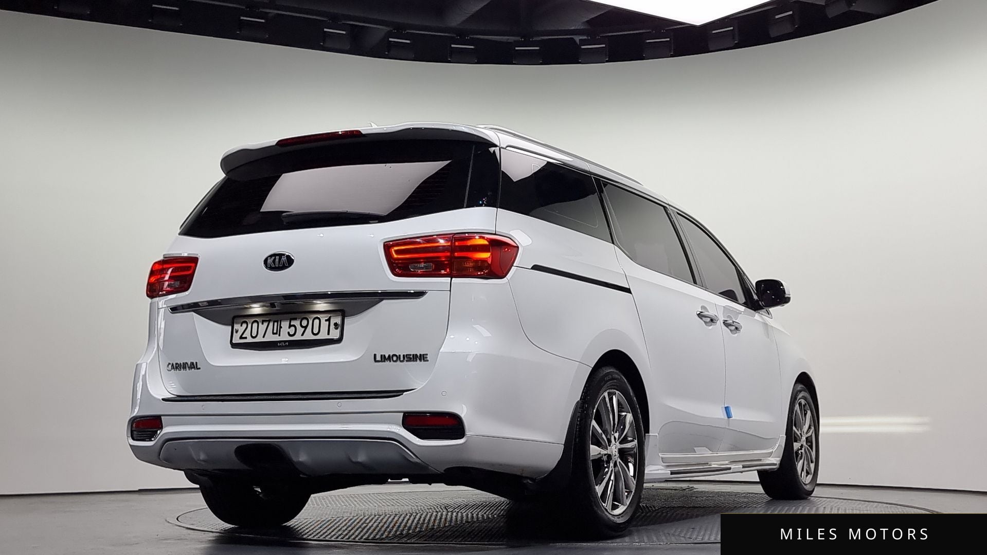 Kia Canival 2019 — миниатюра 2