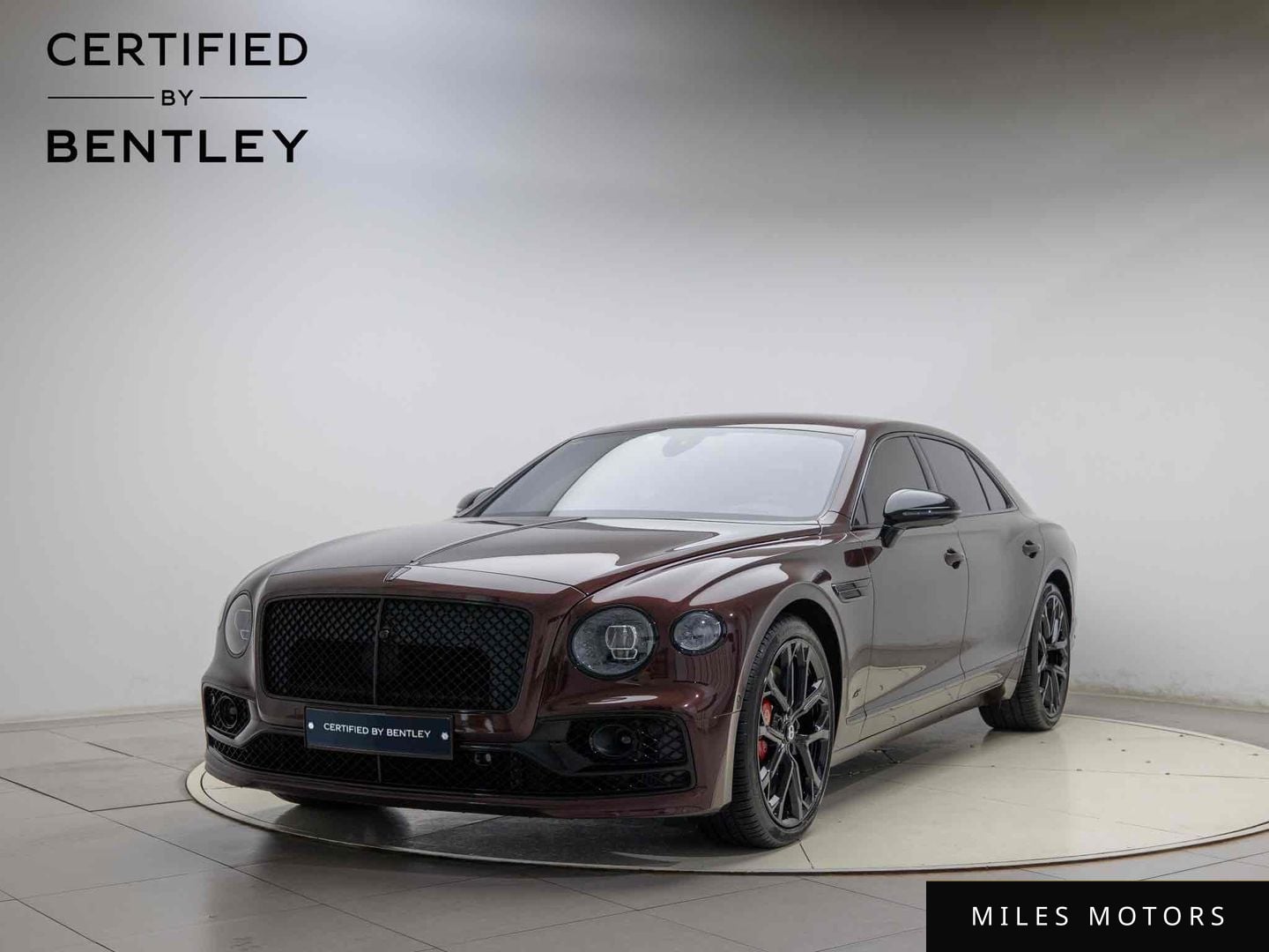 Bentley Flying Spur 2024 — фото 1 из 12