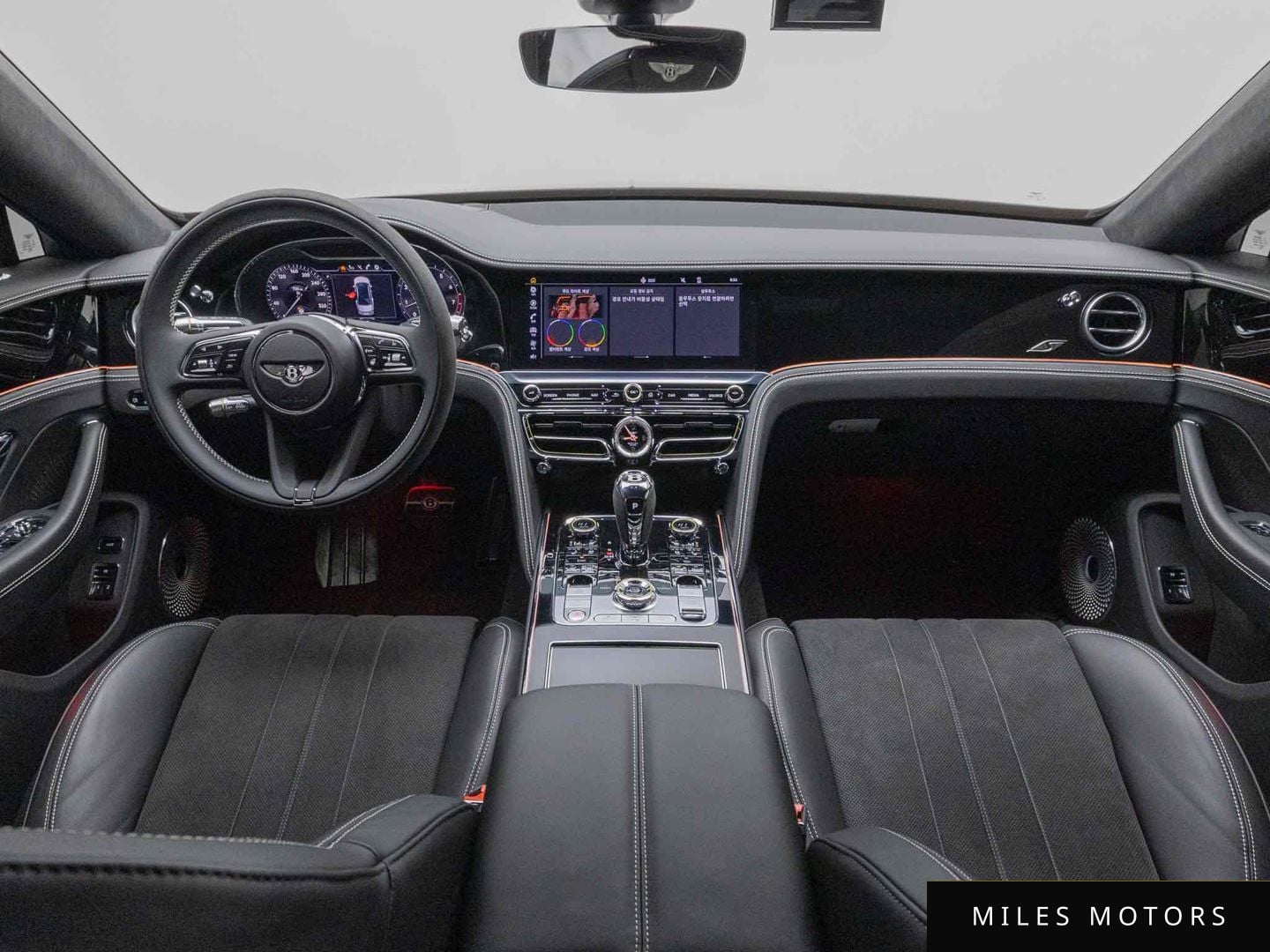 Bentley Flying Spur 2024 — миниатюра 7