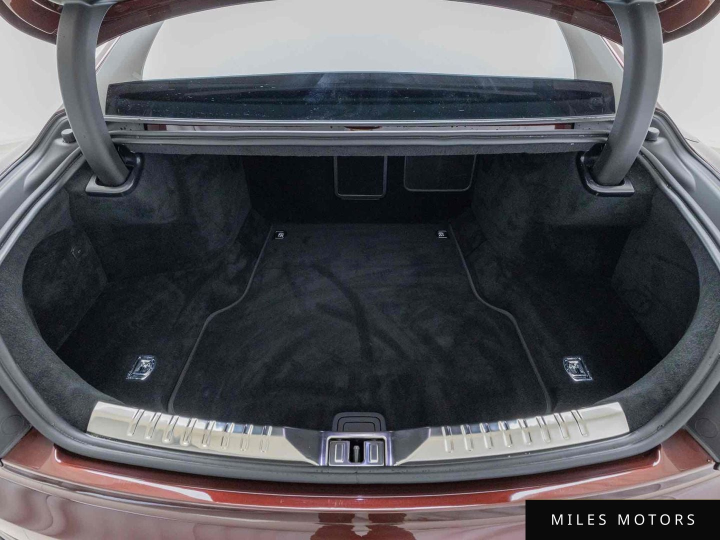 Bentley Flying Spur 2024 — миниатюра 12