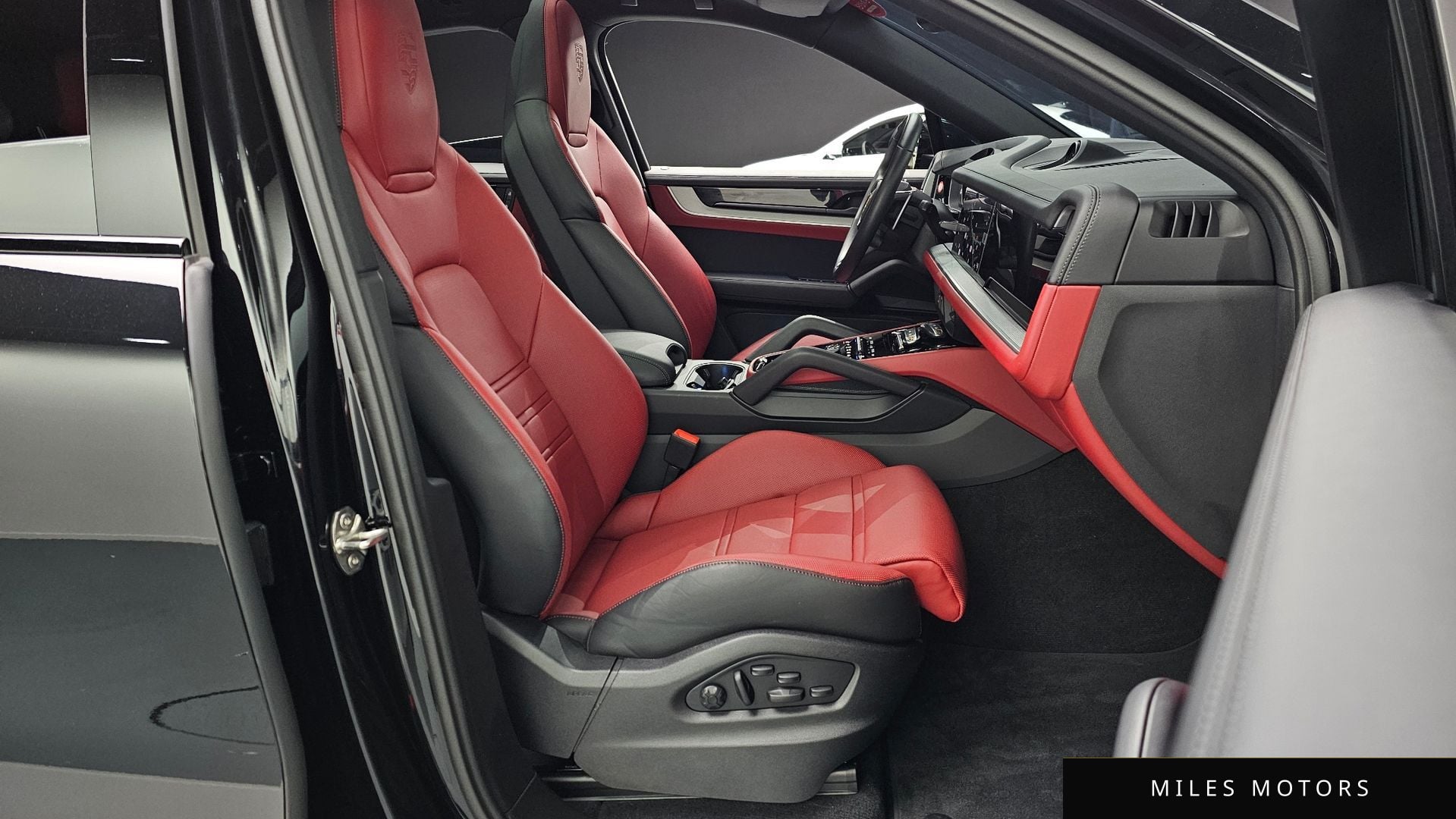 Porsche 카이엔 (PO536) 2024 — миниатюра 10