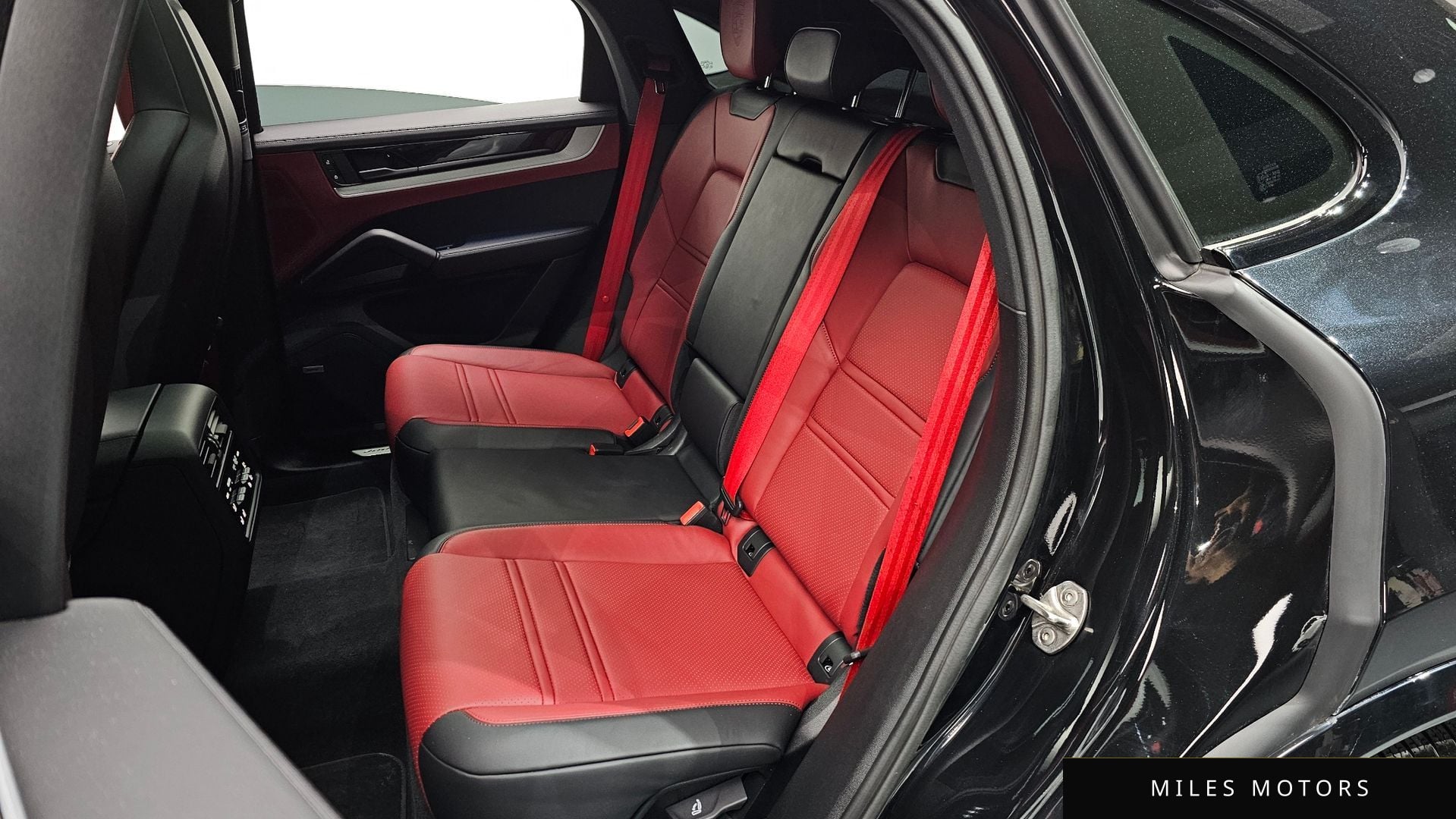 Porsche 카이엔 (PO536) 2024 — миниатюра 12