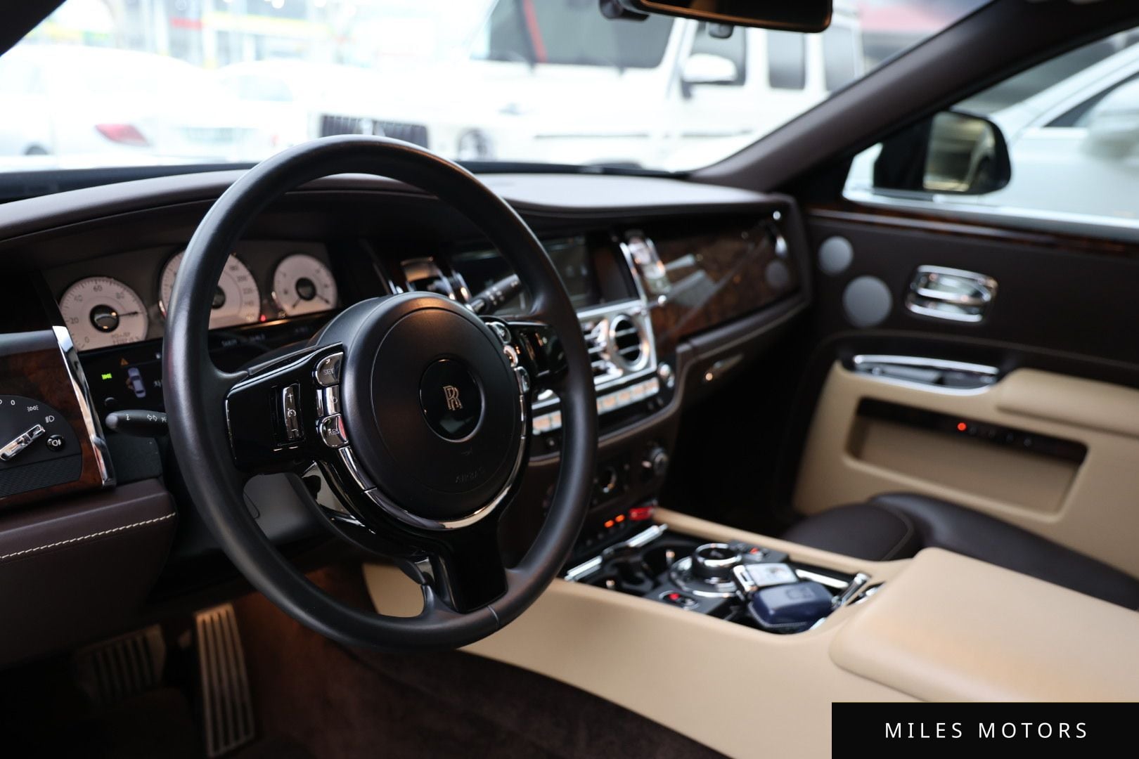 Rolls-Royce 고스트 2018 — миниатюра 11
