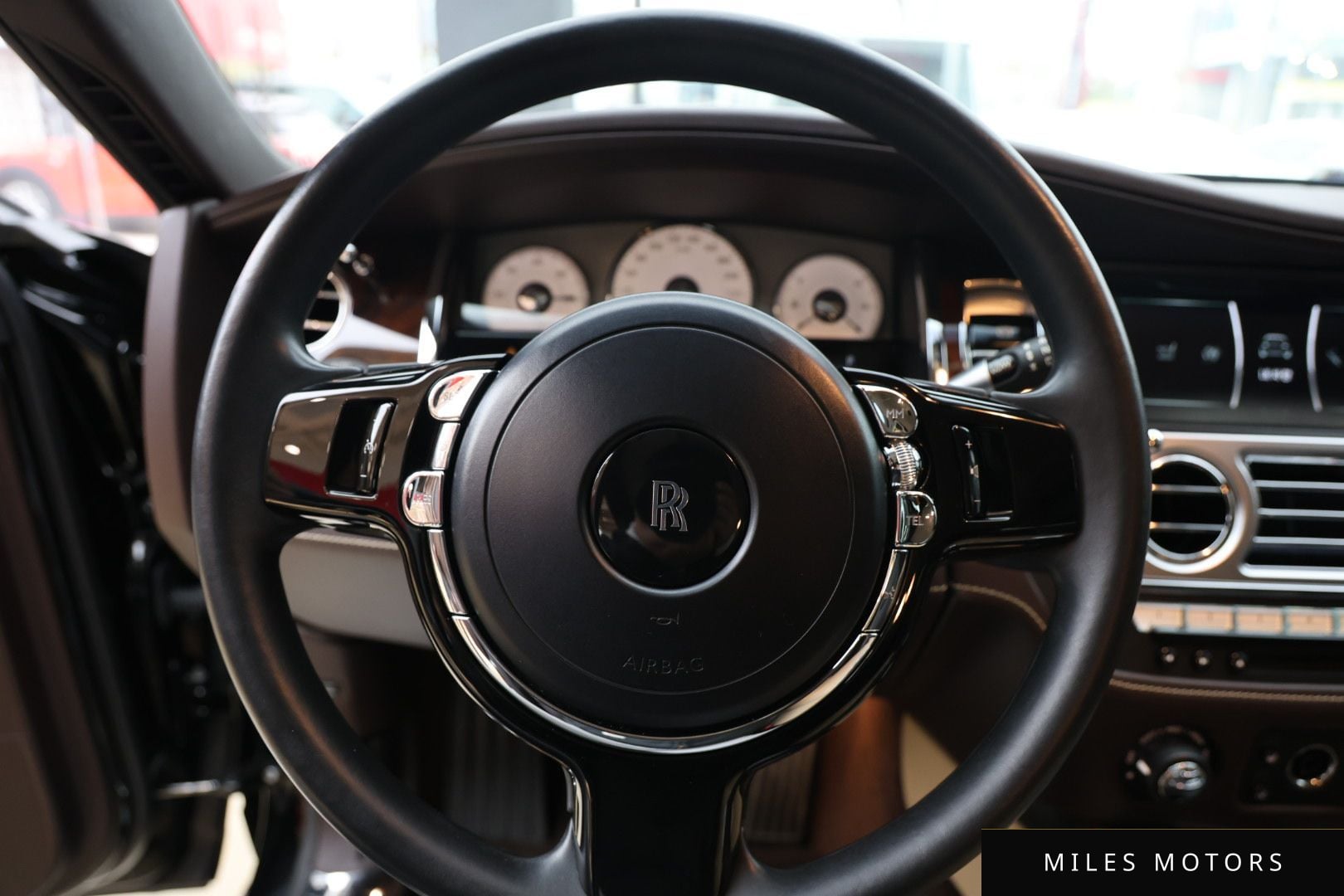 Rolls-Royce 고스트 2018 — миниатюра 12