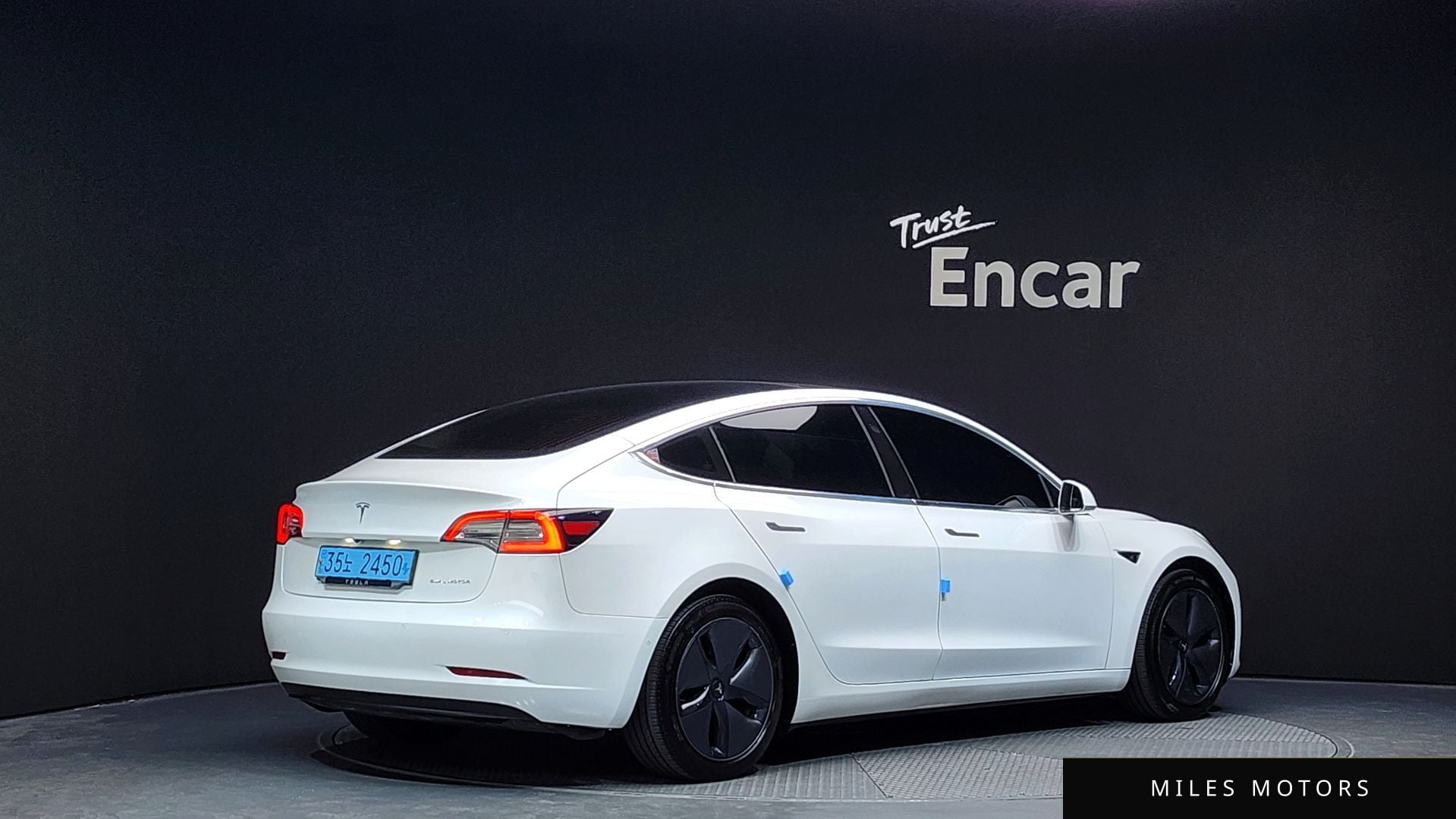 Tesla Model 3 2020 — миниатюра 2