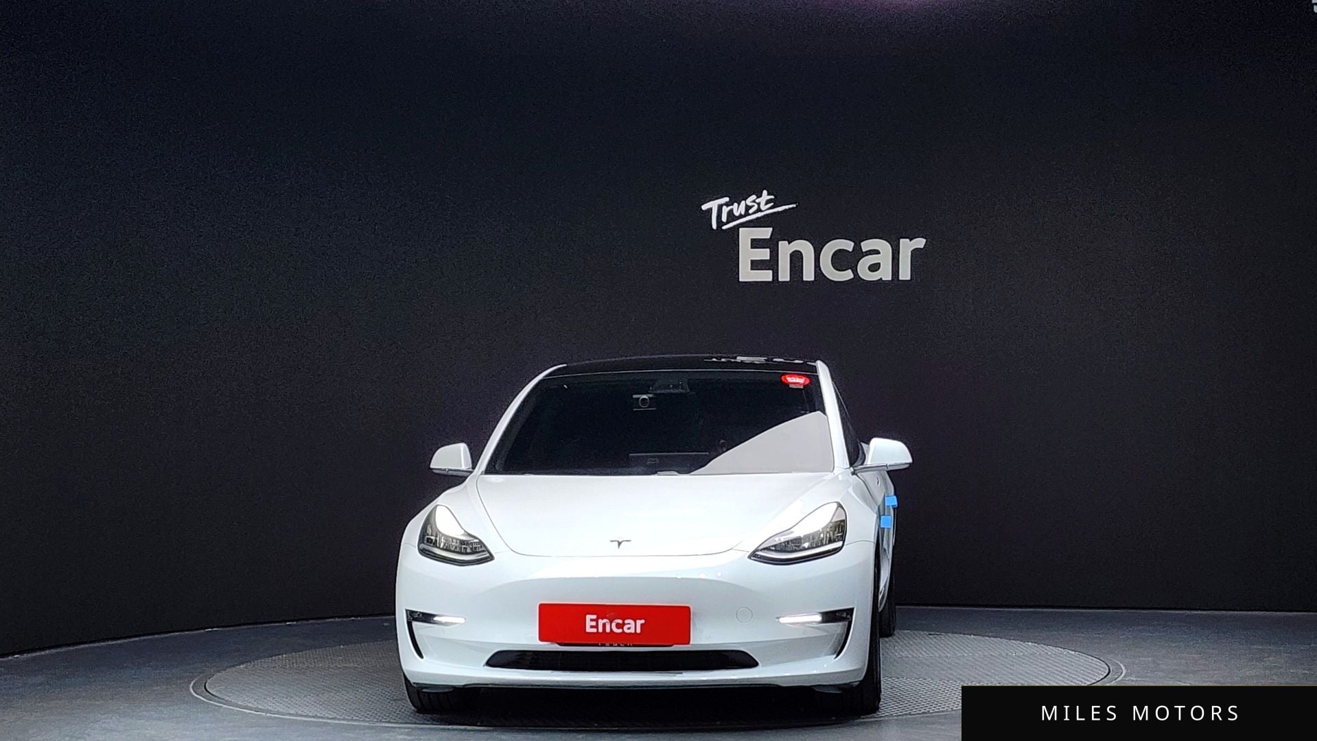 Tesla Model 3 2020 — миниатюра 3