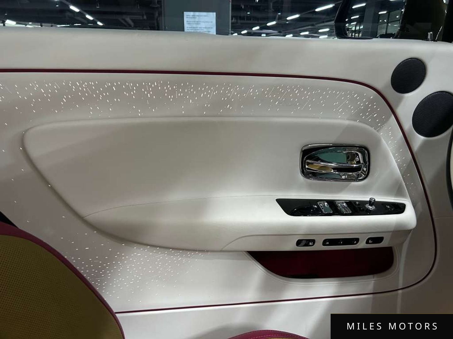 Rolls-Royce Spectre 2024 — миниатюра 7