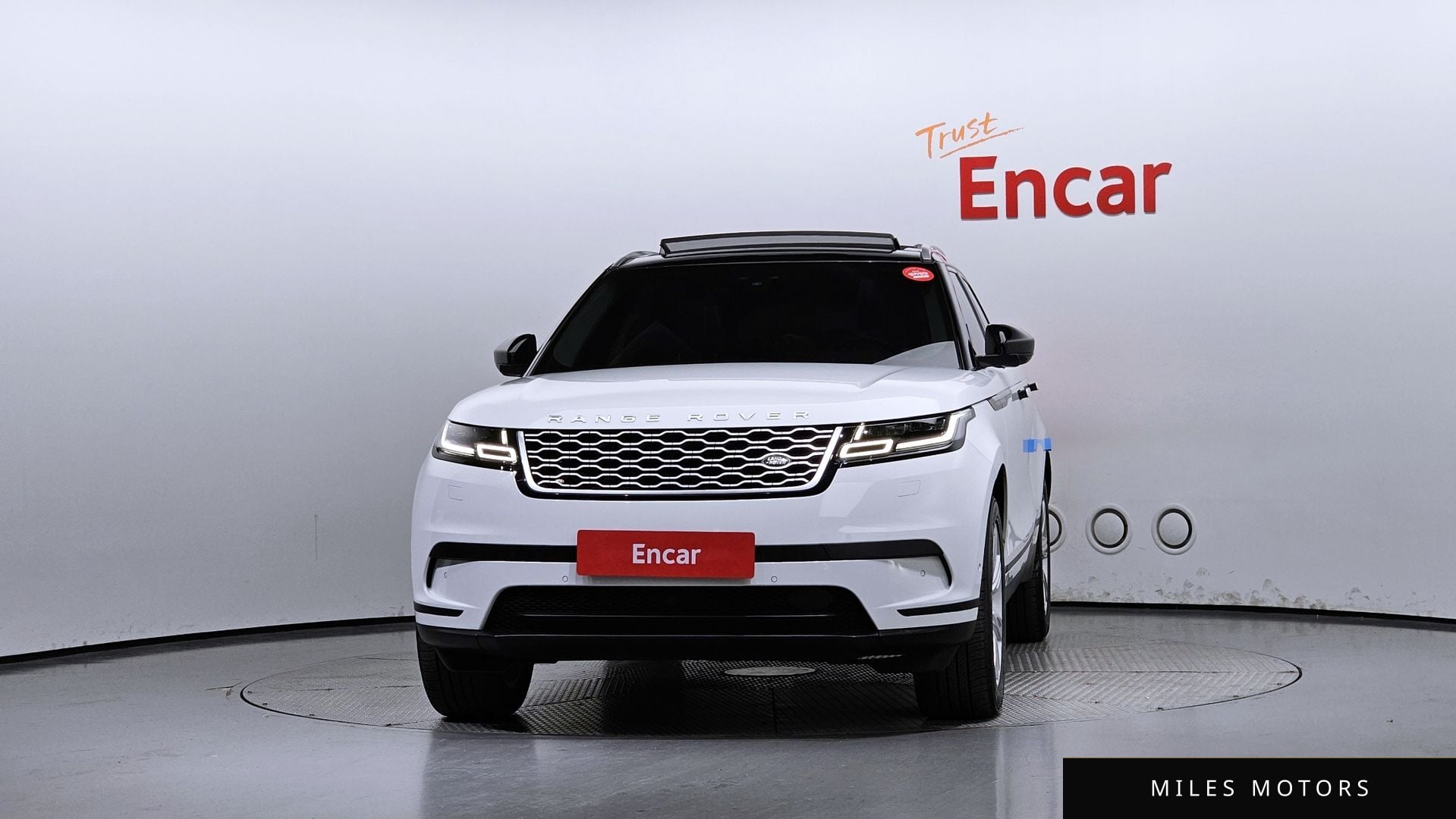 Land Rover Range Rover Velar 2019 — миниатюра 3