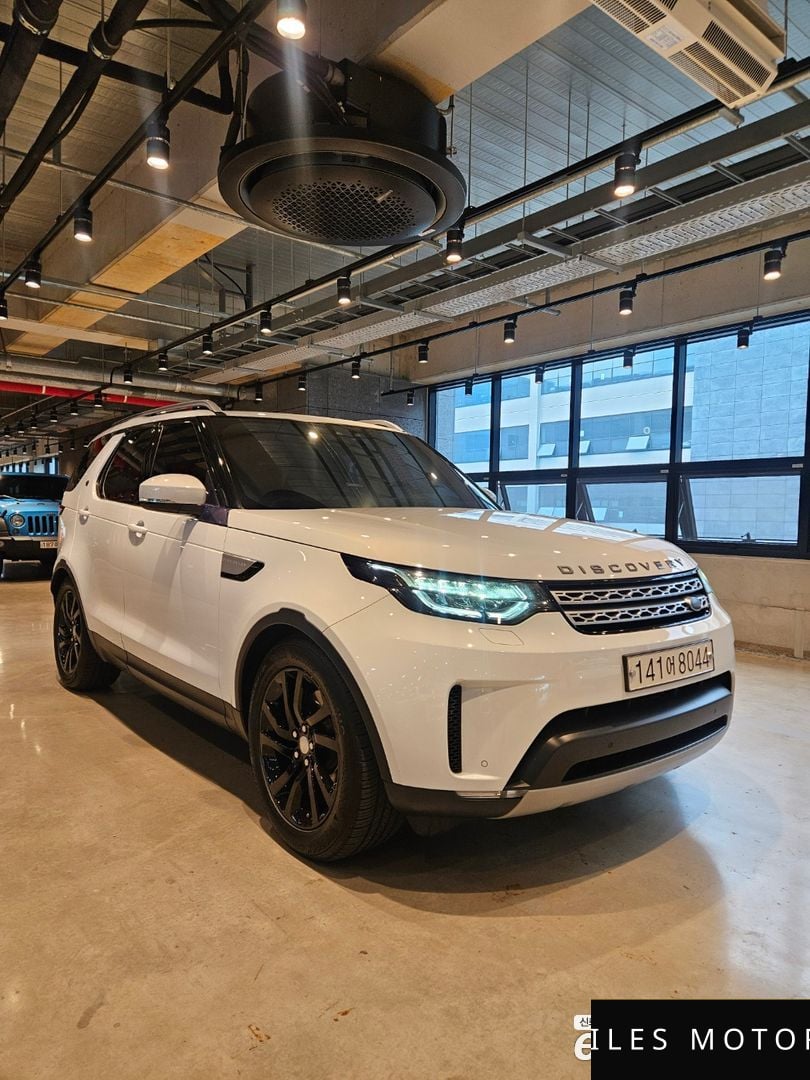Land Rover Discovery 2017 — миниатюра 2