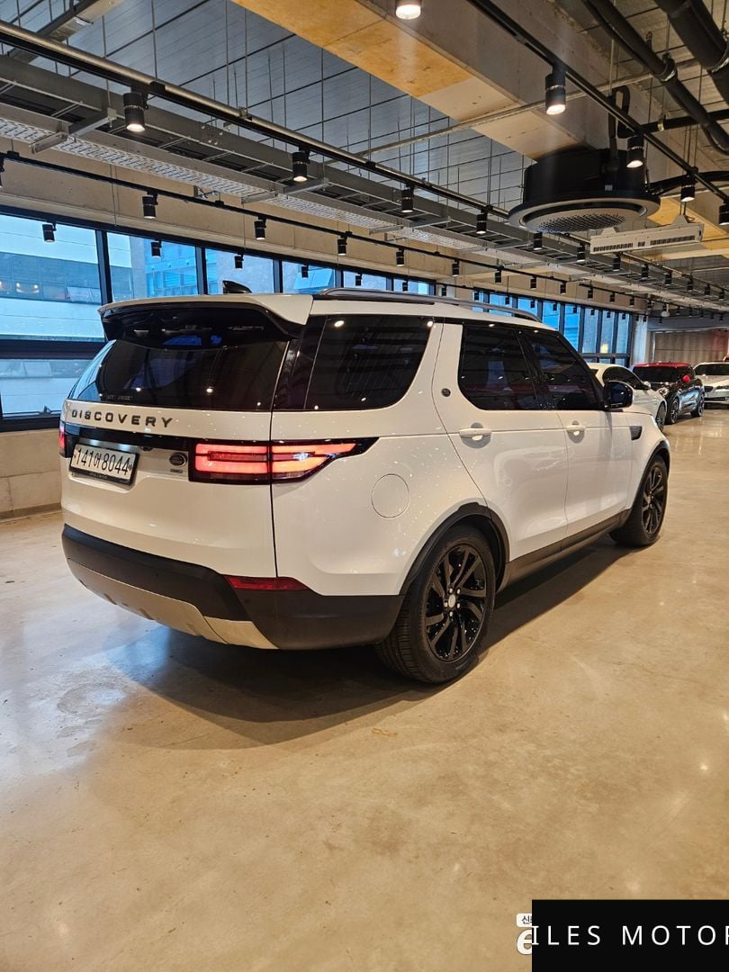 Land Rover Discovery 2017 — миниатюра 6