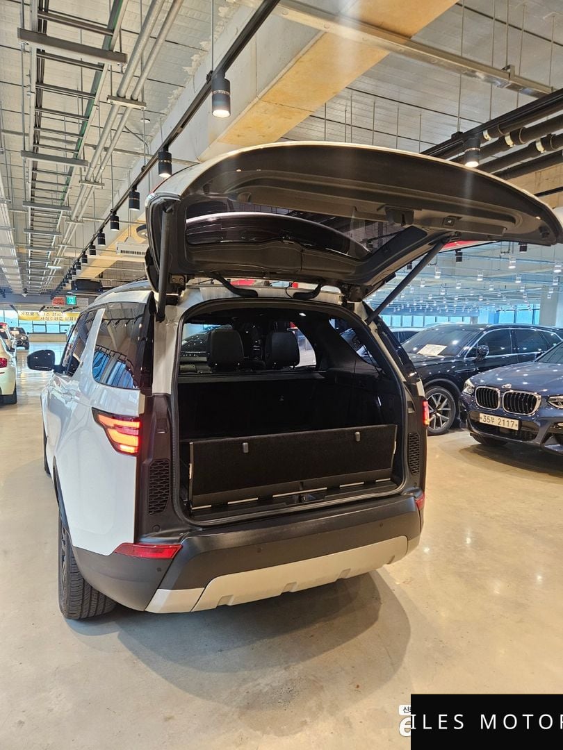 Land Rover Discovery 2017 — миниатюра 7