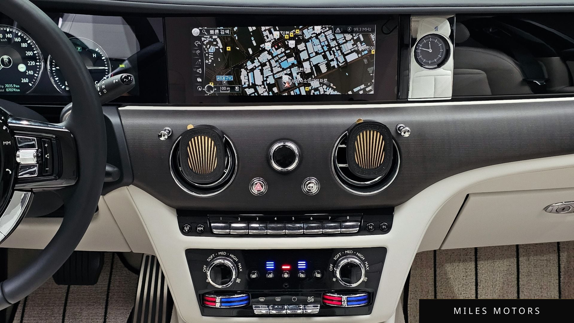 Rolls-Royce 고스트 2022 — миниатюра 14