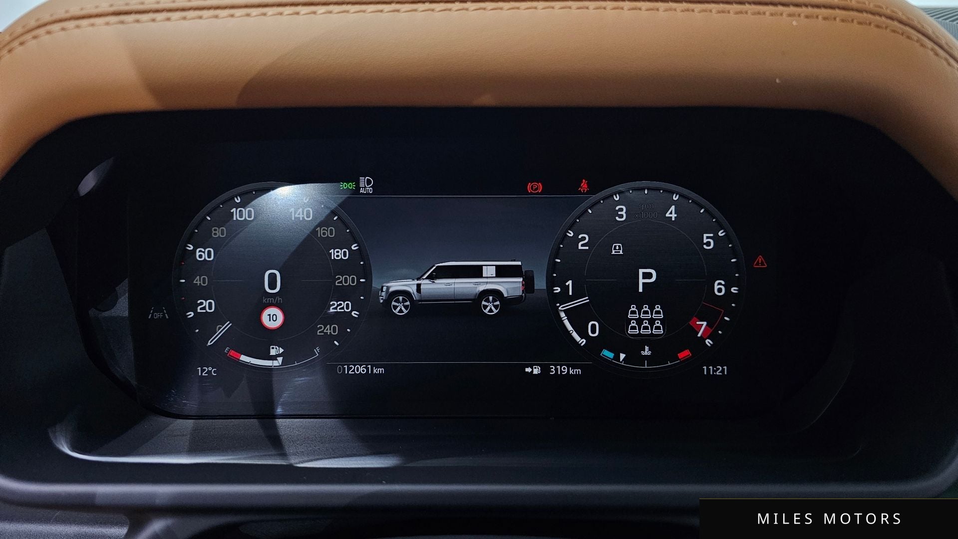 Land Rover Defender 2024 — миниатюра 8