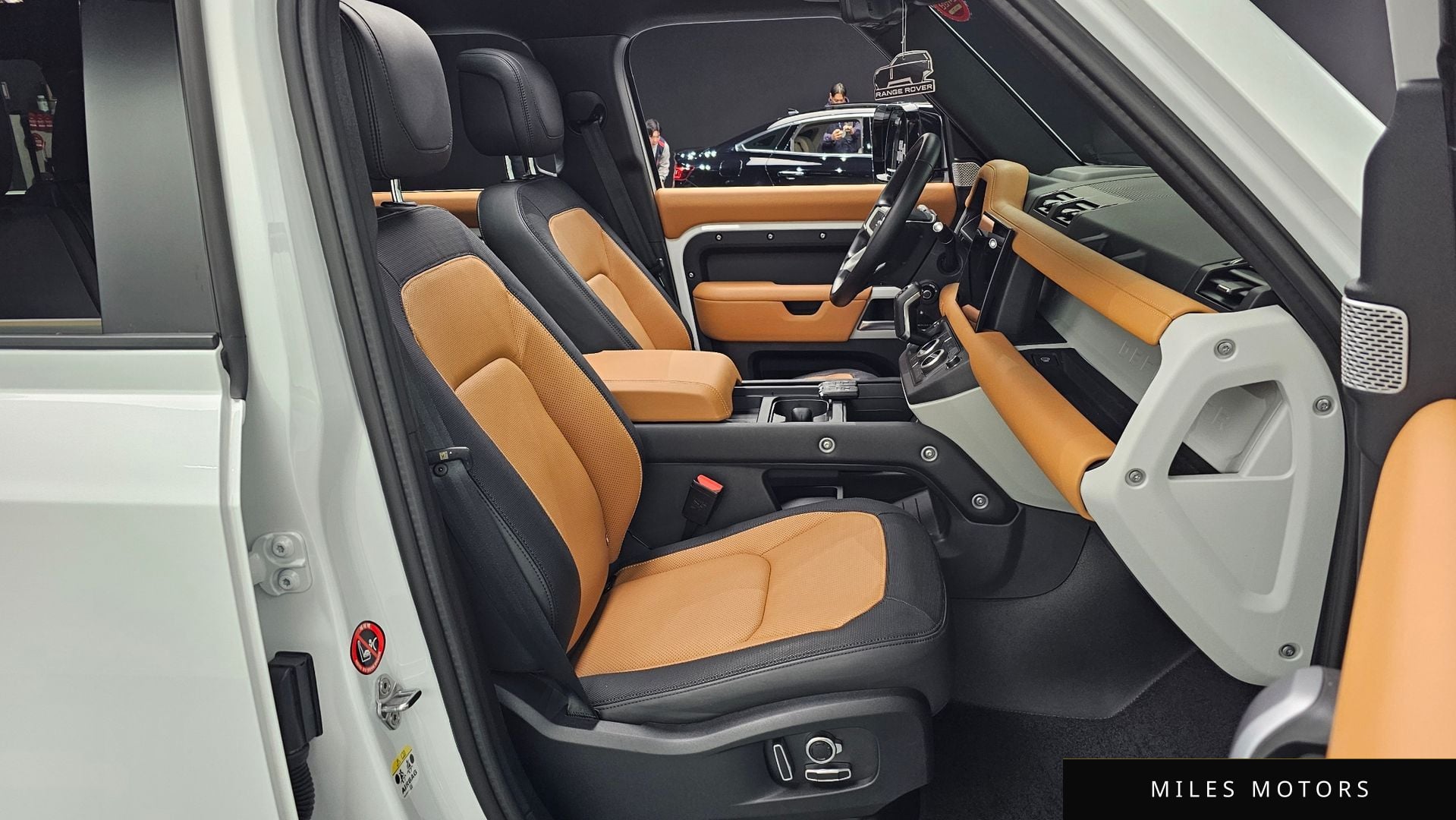 Land Rover Defender 2024 — миниатюра 10
