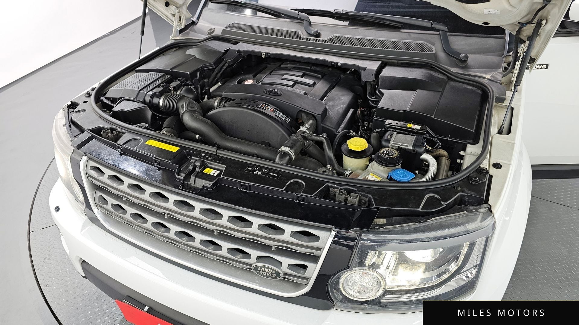 Land Rover Discovery 2016 — миниатюра 6