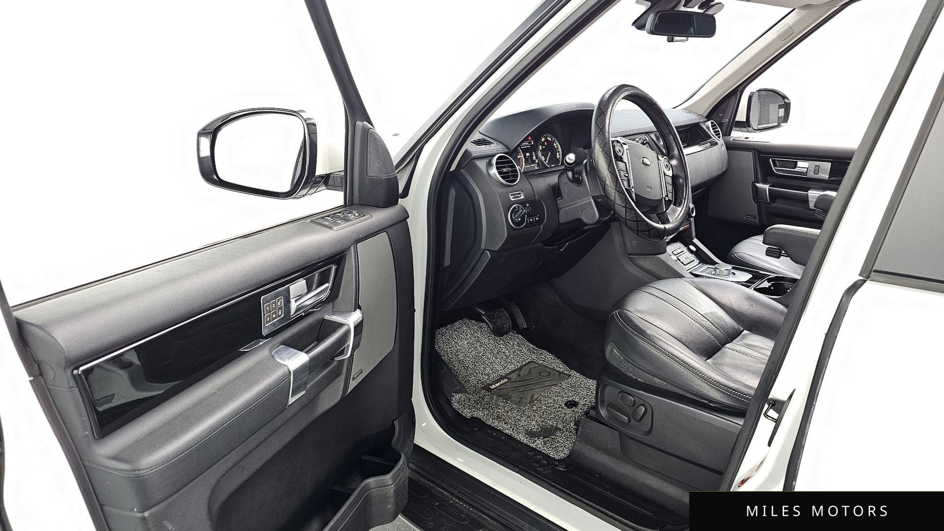 Land Rover Discovery 2016 — миниатюра 10