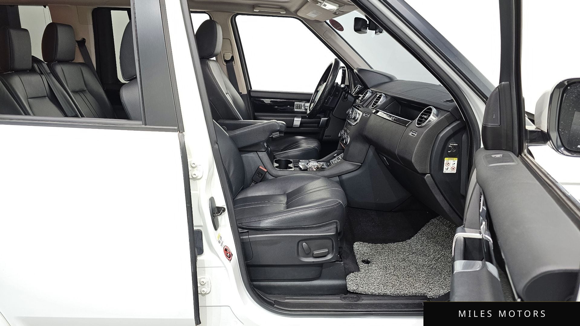 Land Rover Discovery 2016 — миниатюра 11