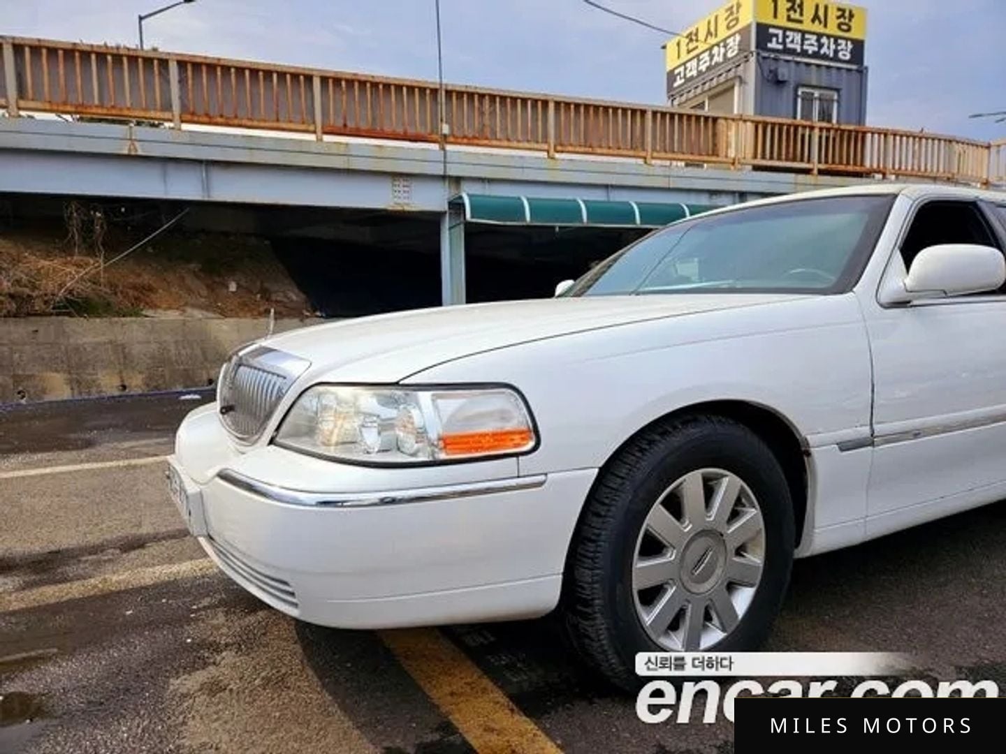 Lincoln Town Car 2003 — миниатюра 2