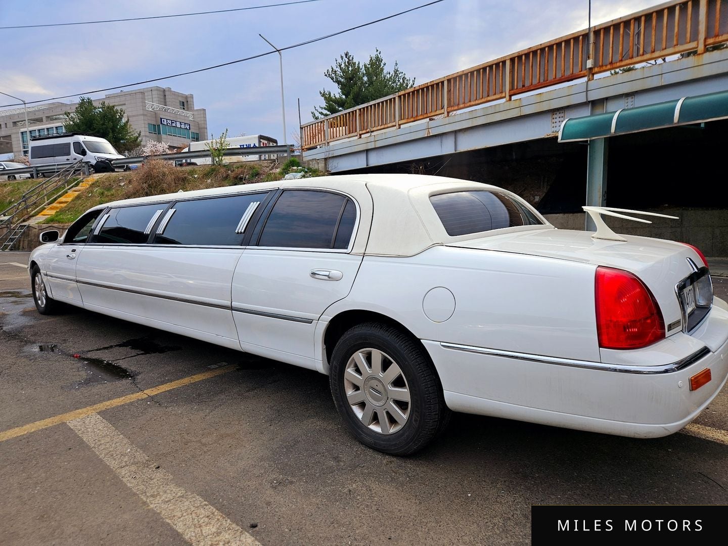 Lincoln Town Car 2003 — миниатюра 3