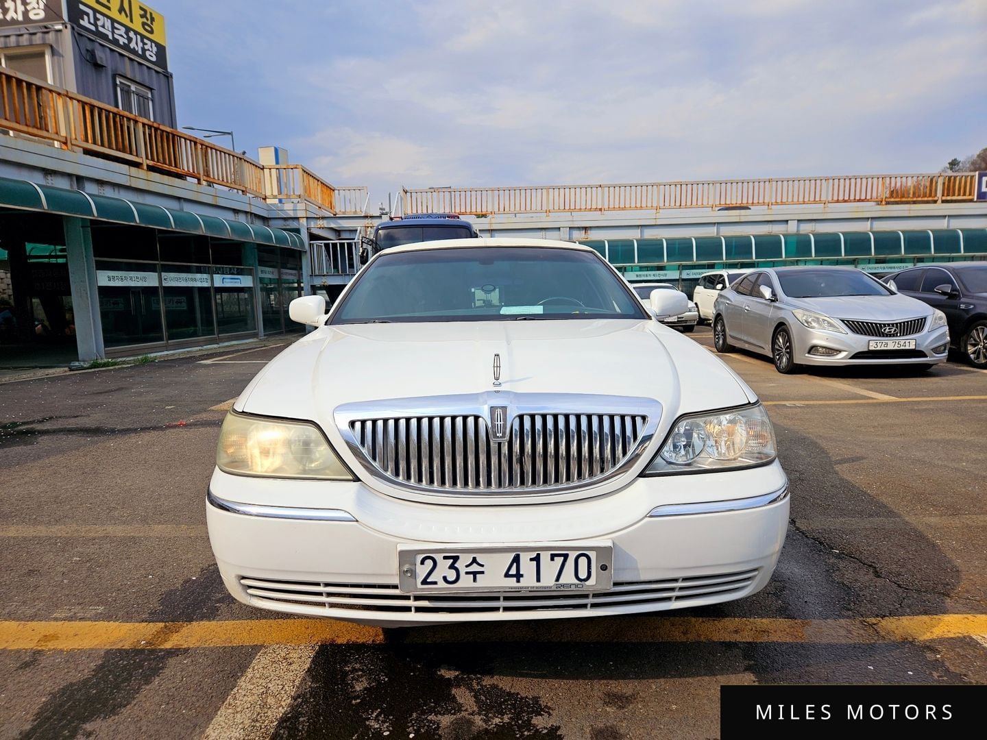 Lincoln Town Car 2003 — миниатюра 7