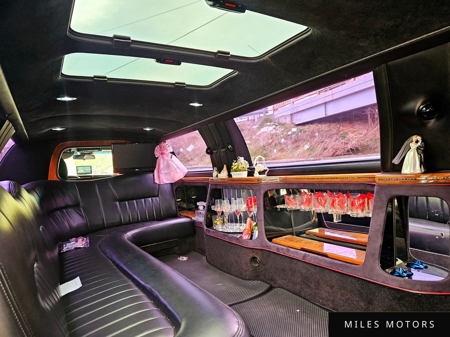 Lincoln Town Car 2003 — миниатюра 8