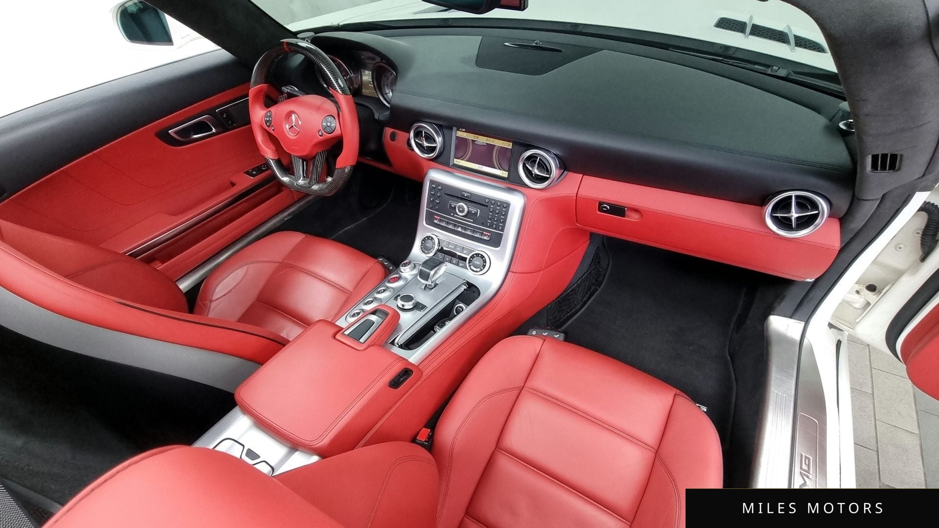 Mercedes-Benz SLS AMG 2012 — миниатюра 7