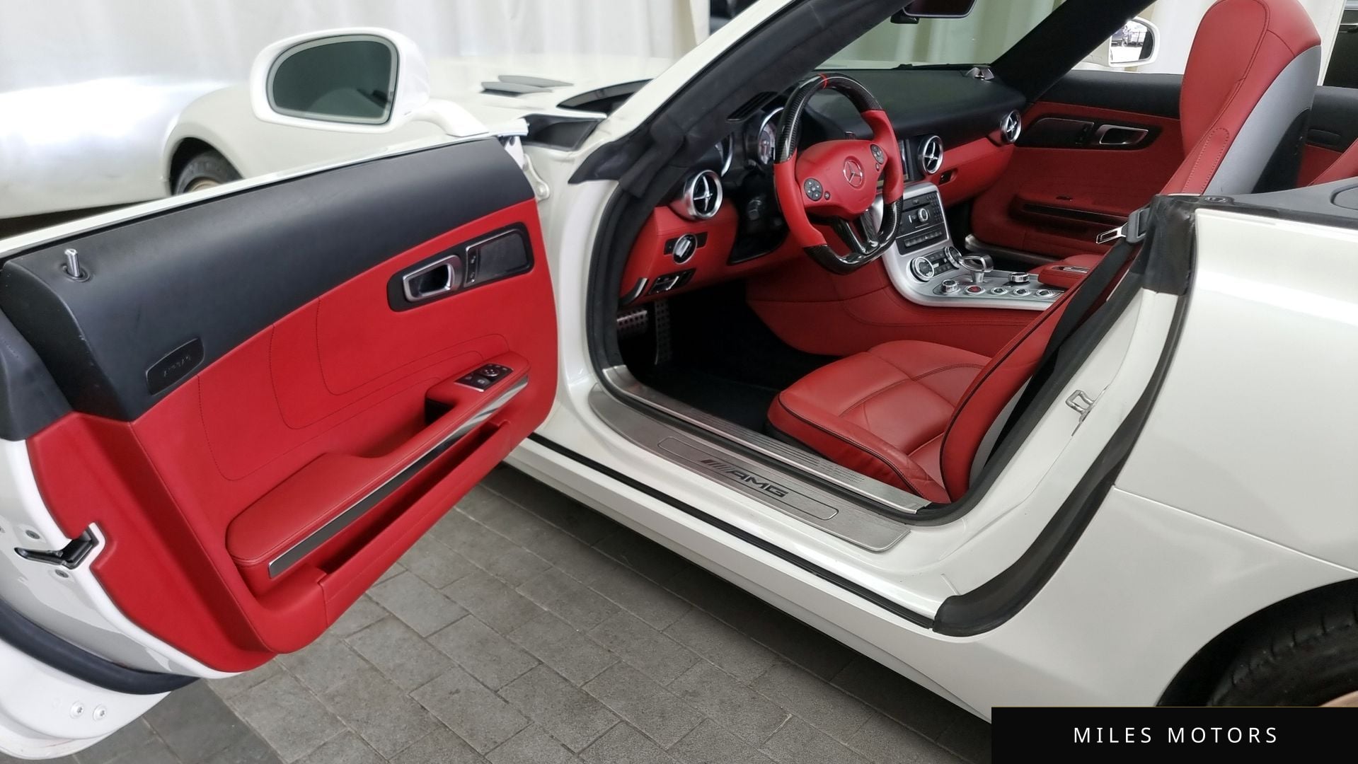 Mercedes-Benz SLS AMG 2012 — миниатюра 10
