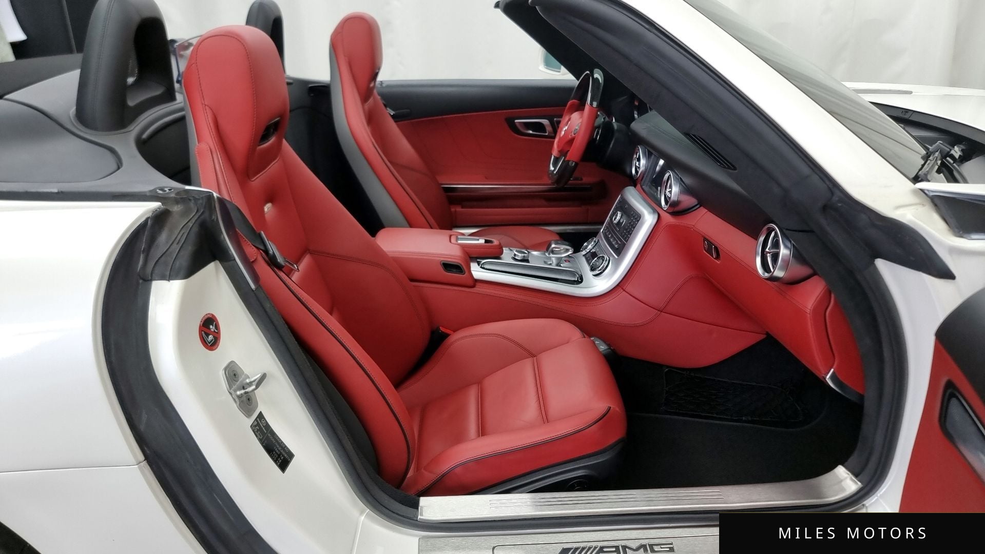 Mercedes-Benz SLS AMG 2012 — миниатюра 11
