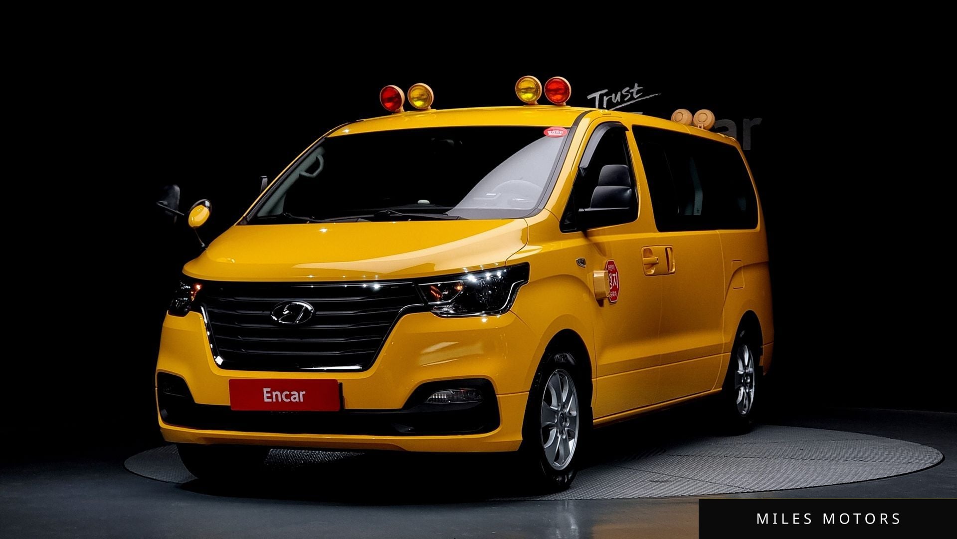 Hyundai Starex 2019 — фото 1 из 12