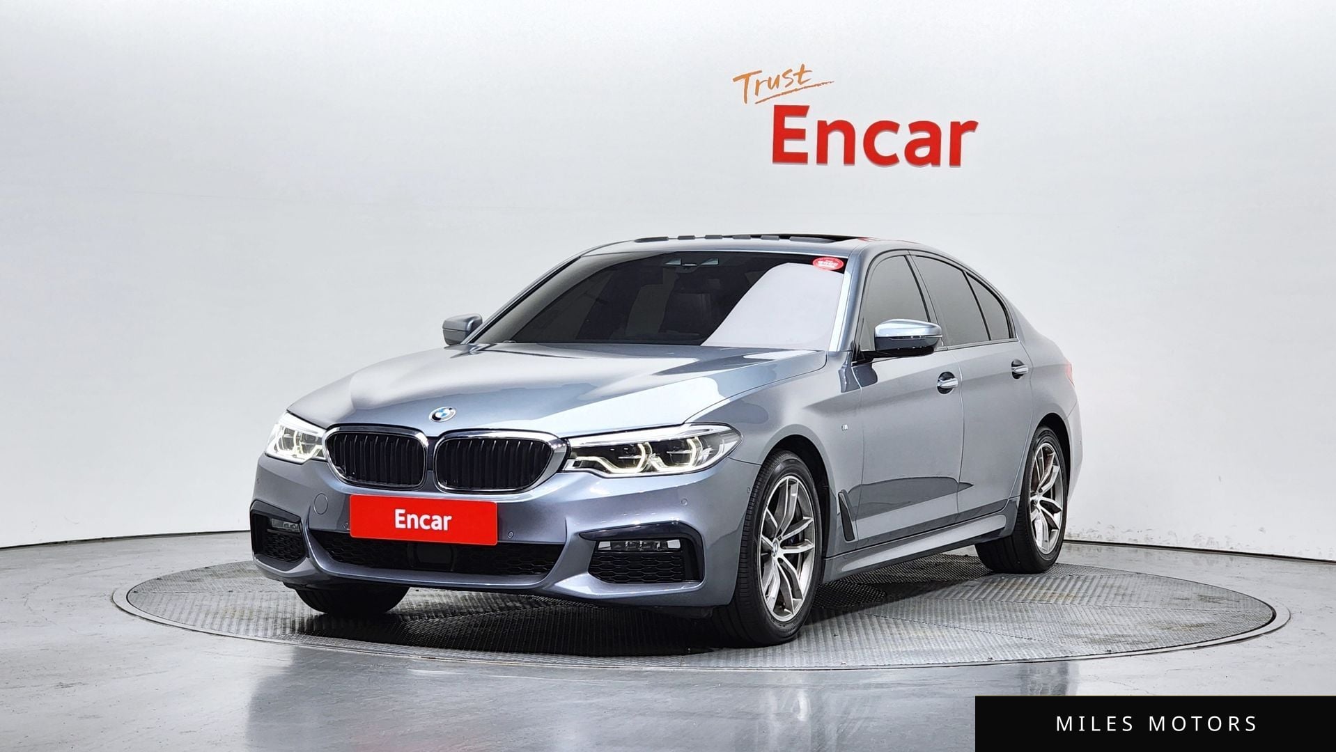 BMW 5 Series (G30) 2017 — фото 1 из 12