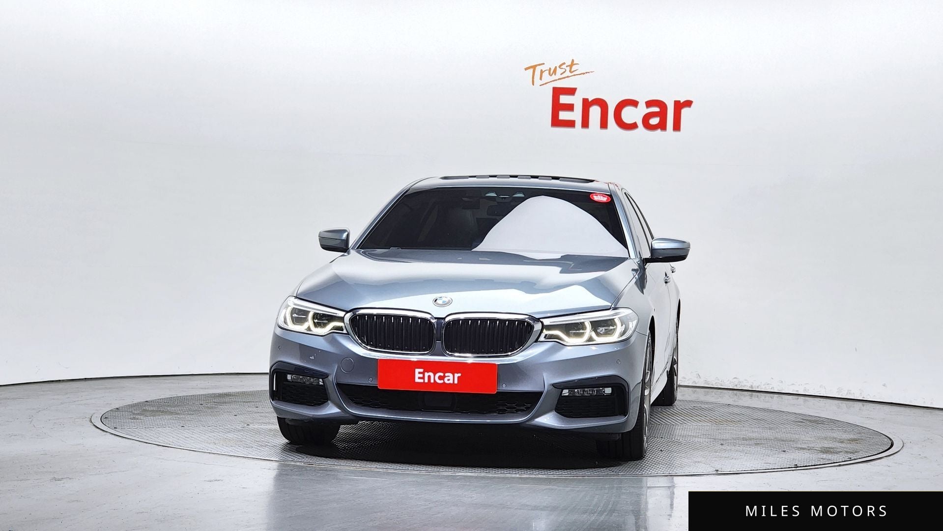 BMW 5 Series (G30) 2017 — миниатюра 3
