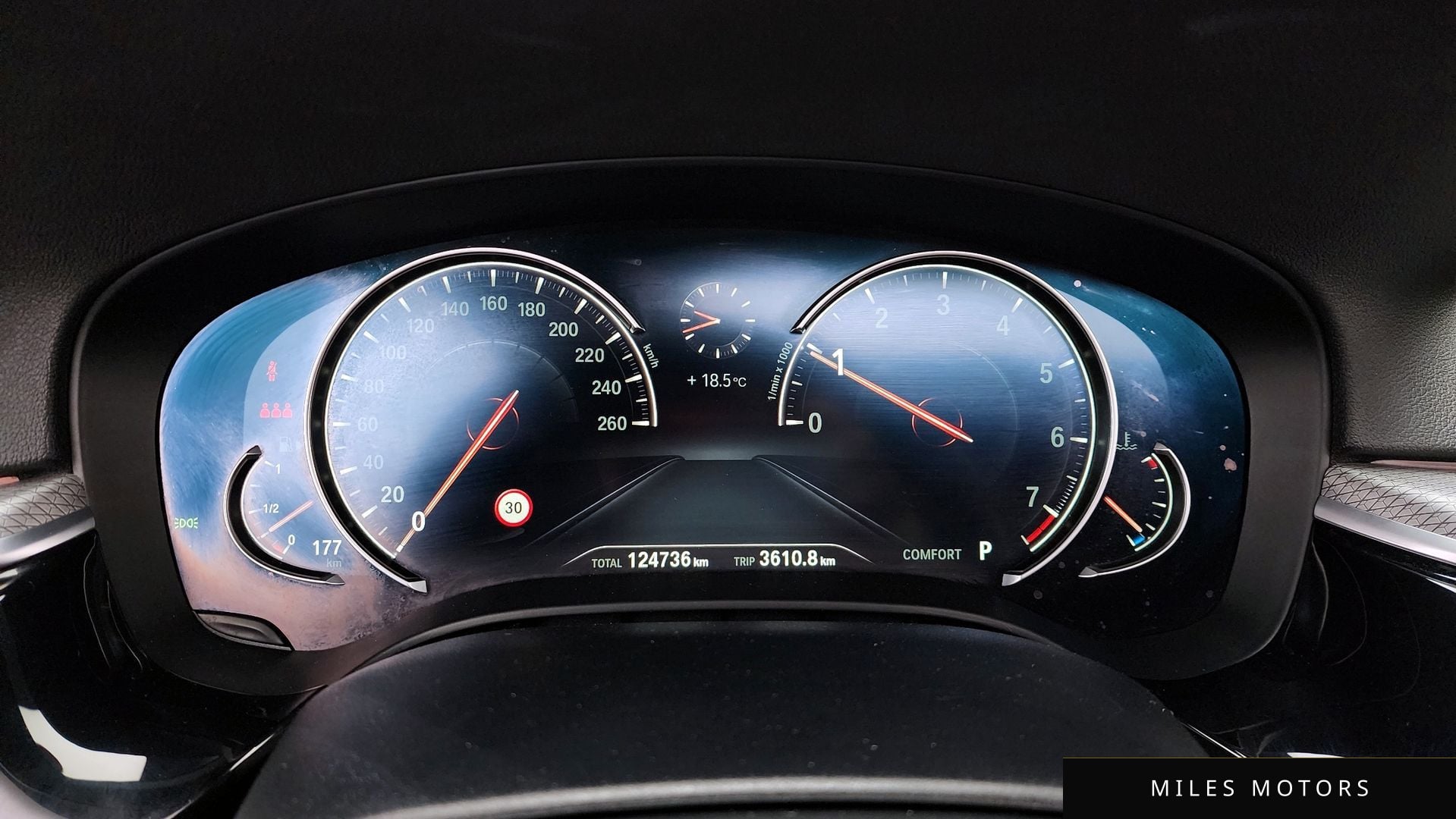BMW 5 Series (G30) 2017 — миниатюра 8