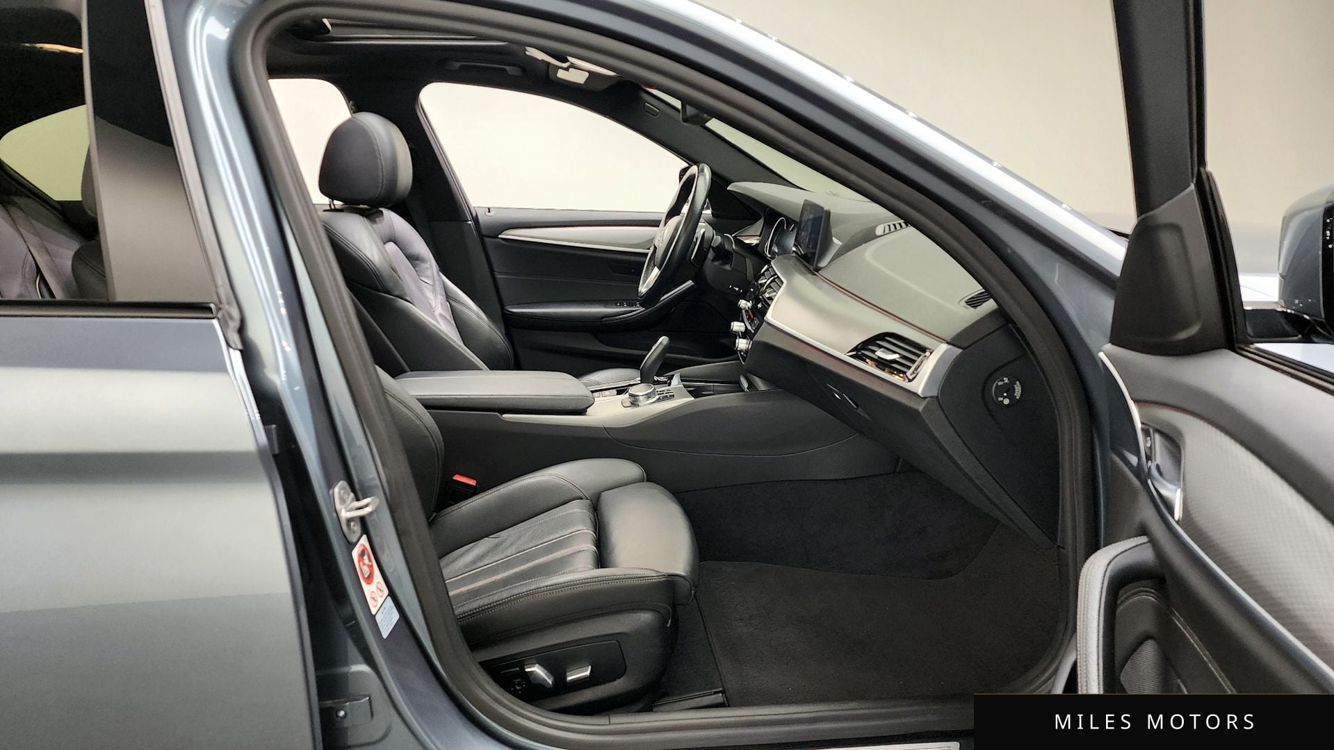 BMW 5 Series (G30) 2017 — миниатюра 10