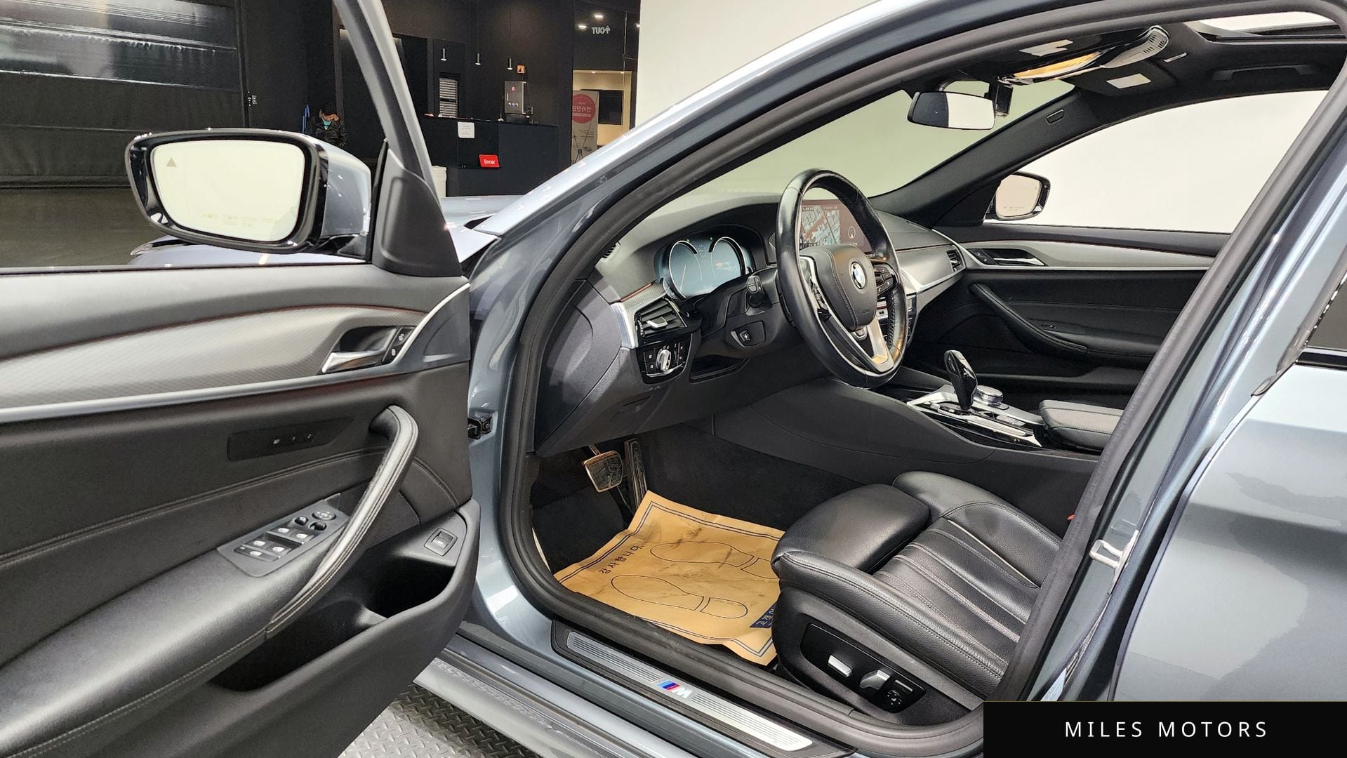 BMW 5 Series (G30) 2017 — миниатюра 11