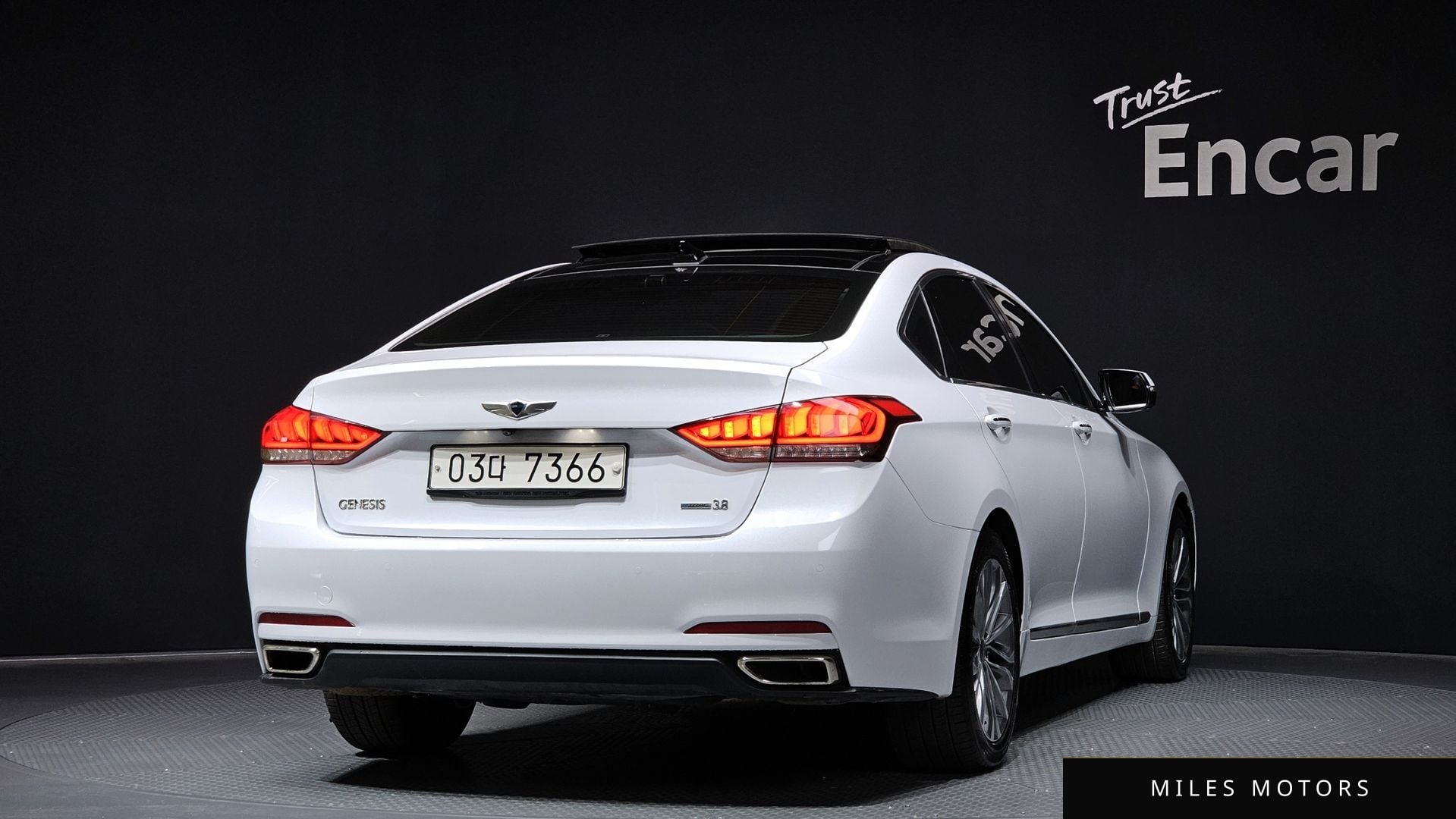 Hyundai Genesis 2015 — миниатюра 2