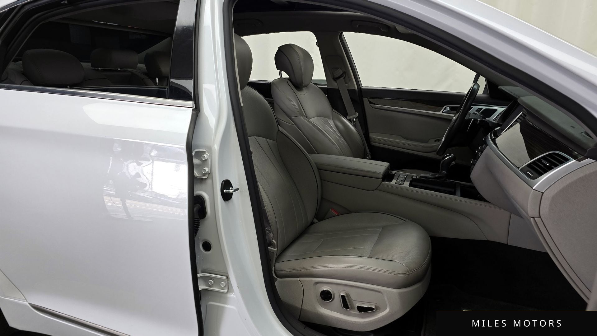 Hyundai Genesis 2015 — миниатюра 11