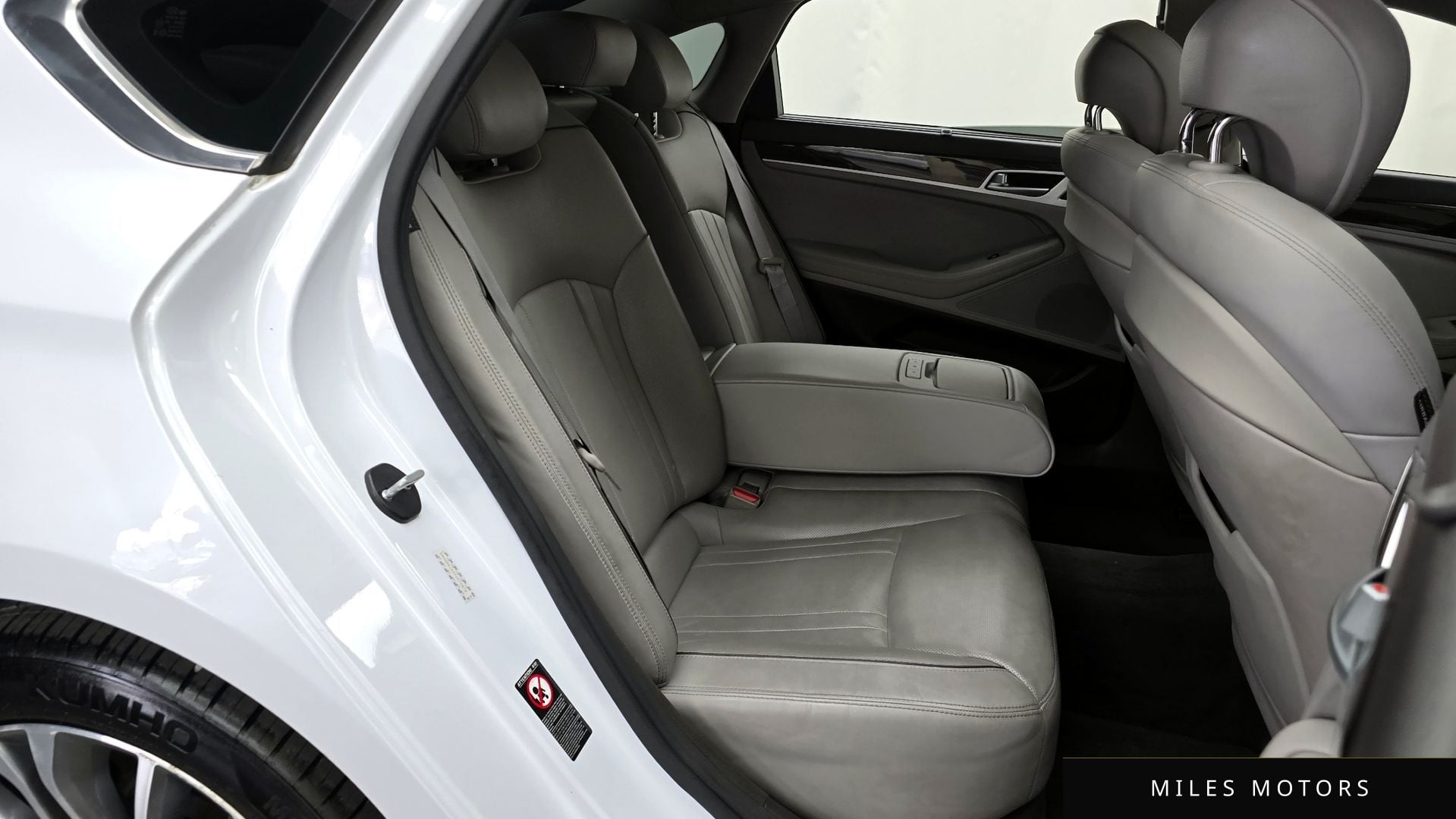 Hyundai Genesis 2015 — миниатюра 12