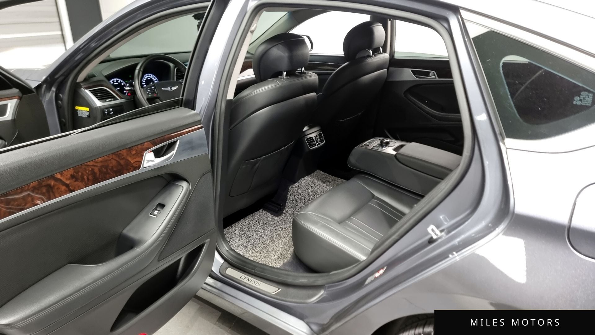 Hyundai Genesis 2016 — миниатюра 11