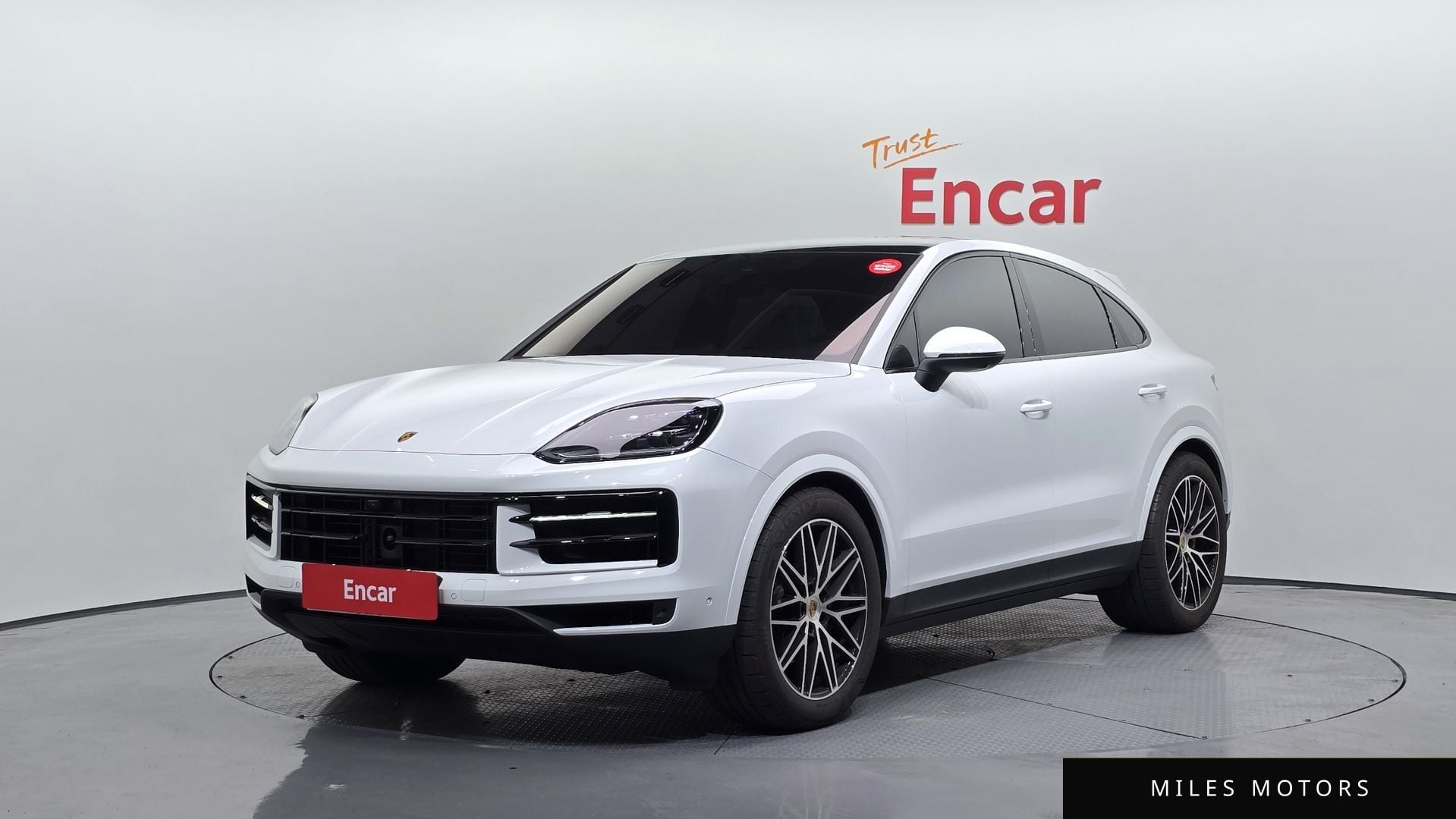 Porsche Cayenne 2024 — фото 1 из 12