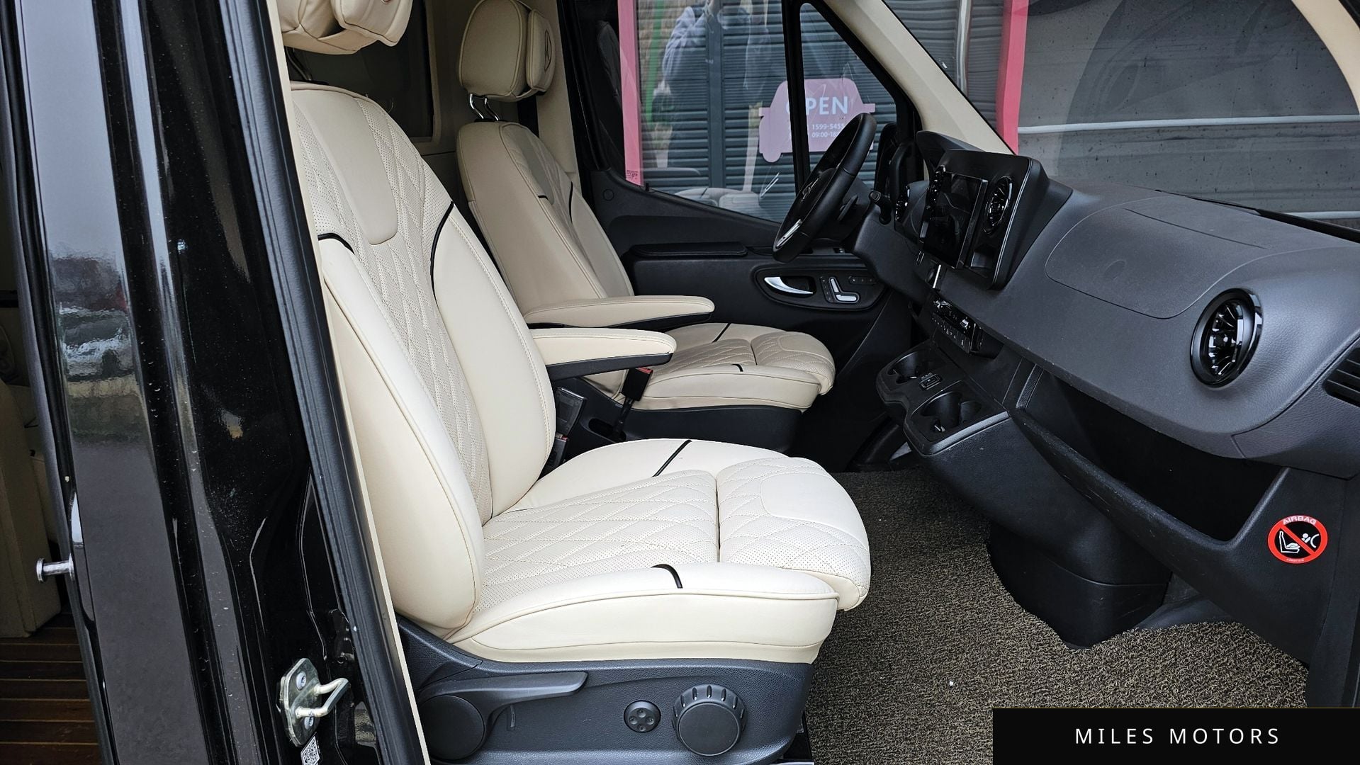 Mercedes-Benz Sprinter 2019 — миниатюра 11